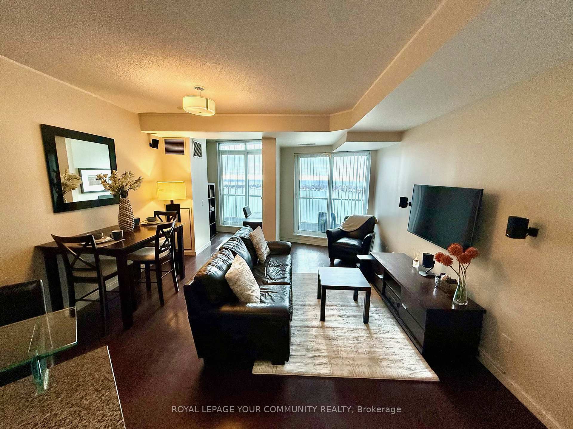 Photo 6 of Unit 3211, 8 York Street, Toronto, Waterfront Communities — HOMEH