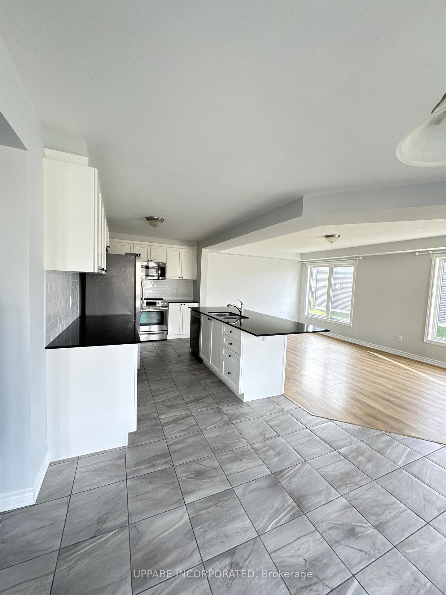 Photo 3 of 1094 Apolune Street, Ottawa, Barrhaven - Half Moon Bay — HOMEH