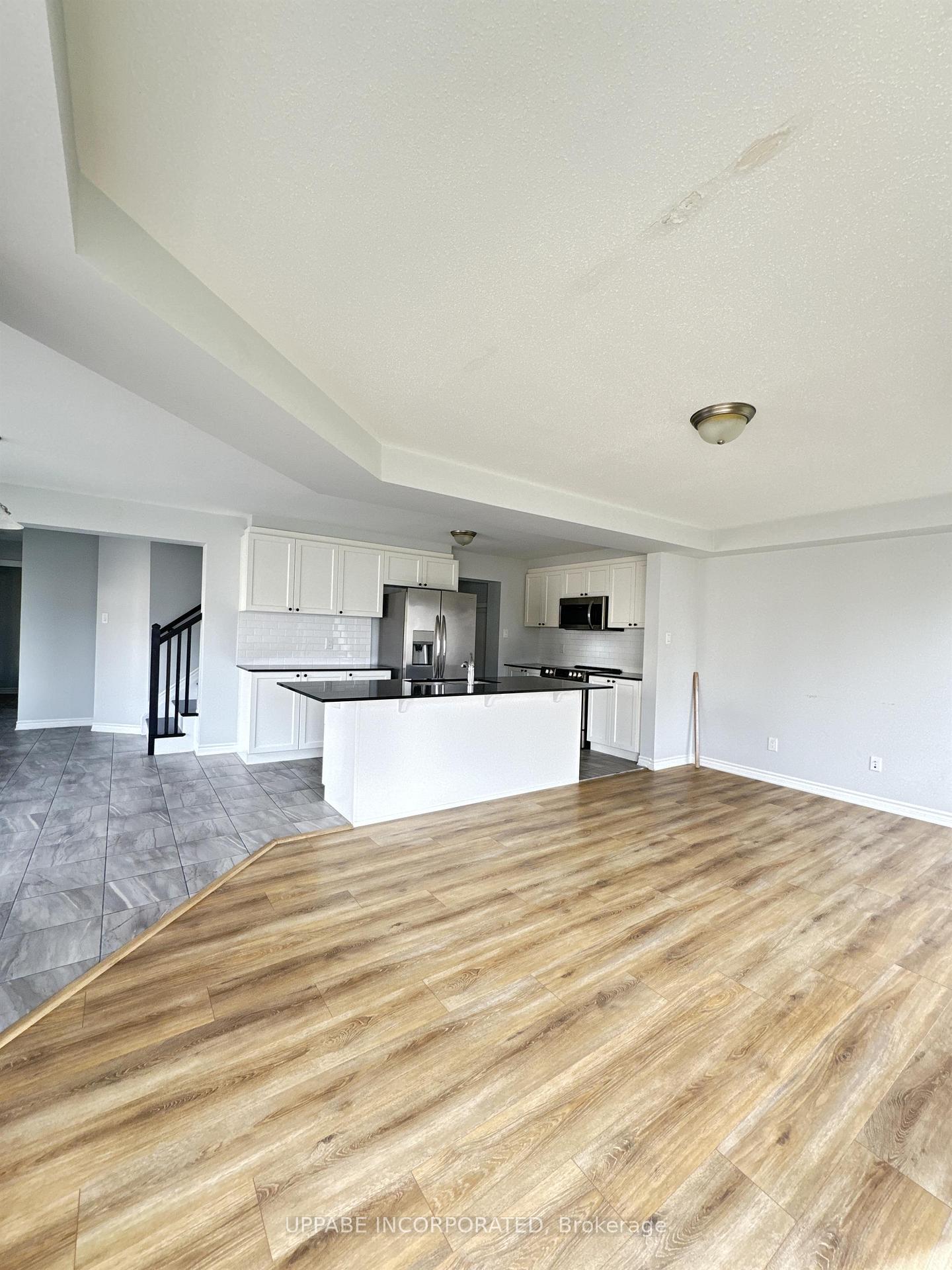 Photo 5 of 1094 Apolune Street, Ottawa, Barrhaven - Half Moon Bay — HOMEH