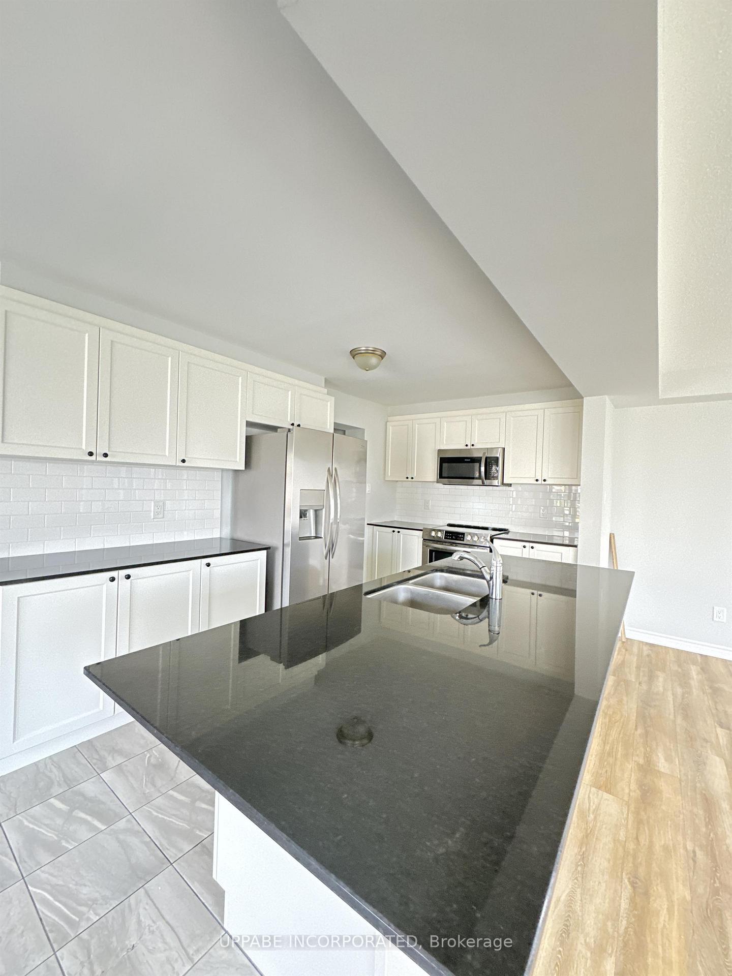 Photo 6 of 1094 Apolune Street, Ottawa, Barrhaven - Half Moon Bay — HOMEH