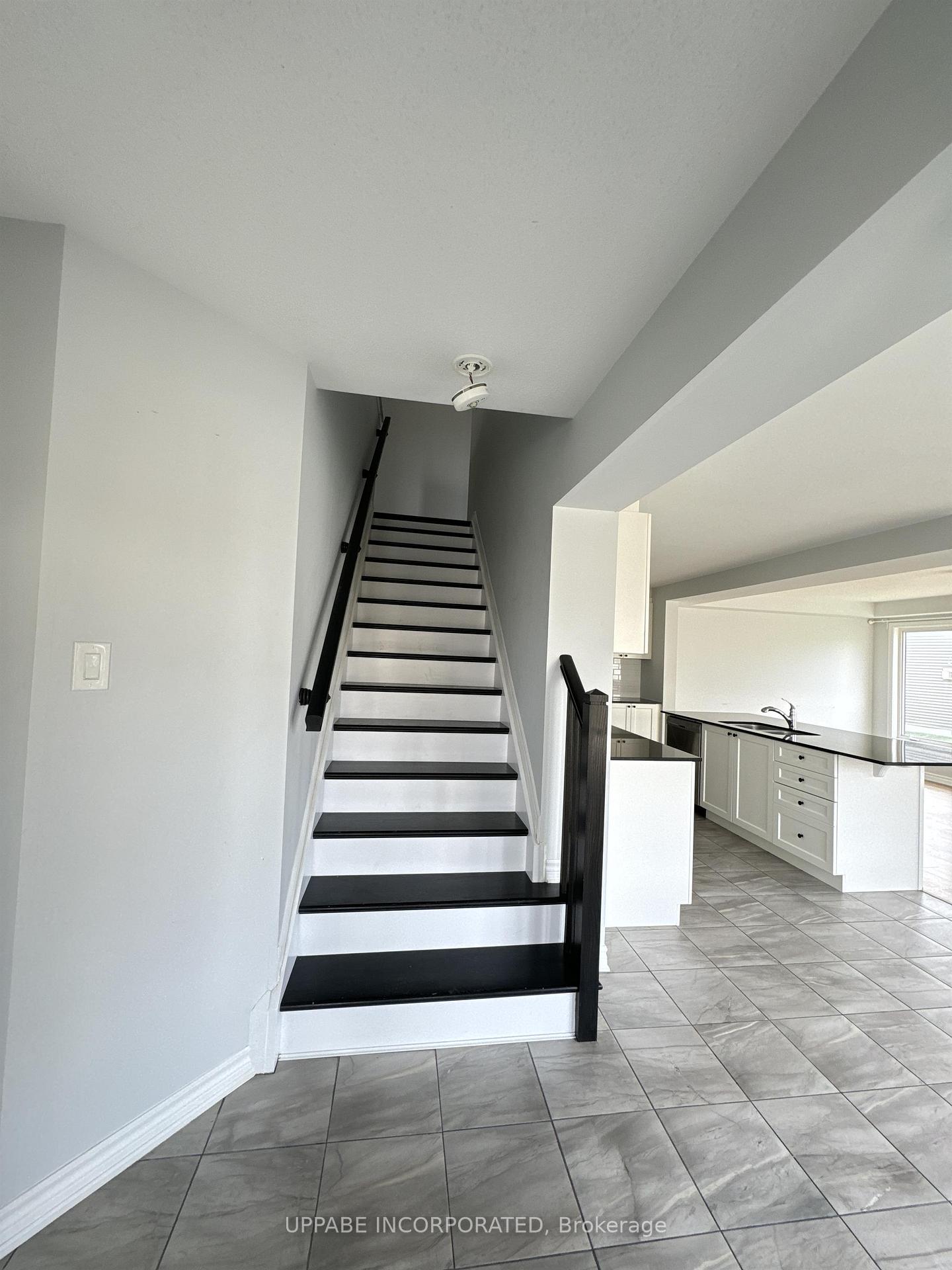 Photo 10 of 1094 Apolune Street, Ottawa, Barrhaven - Half Moon Bay — HOMEH