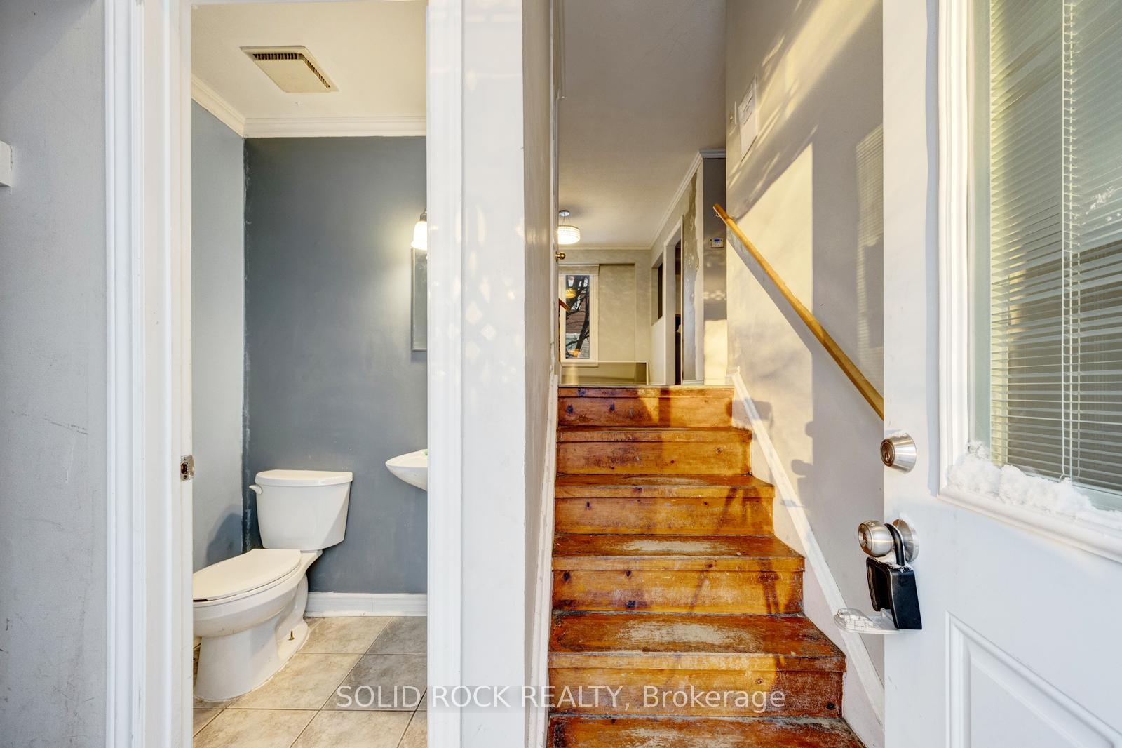 Photo 2 of 42 Kline Court, Brampton, Heart Lake West — HOMEH