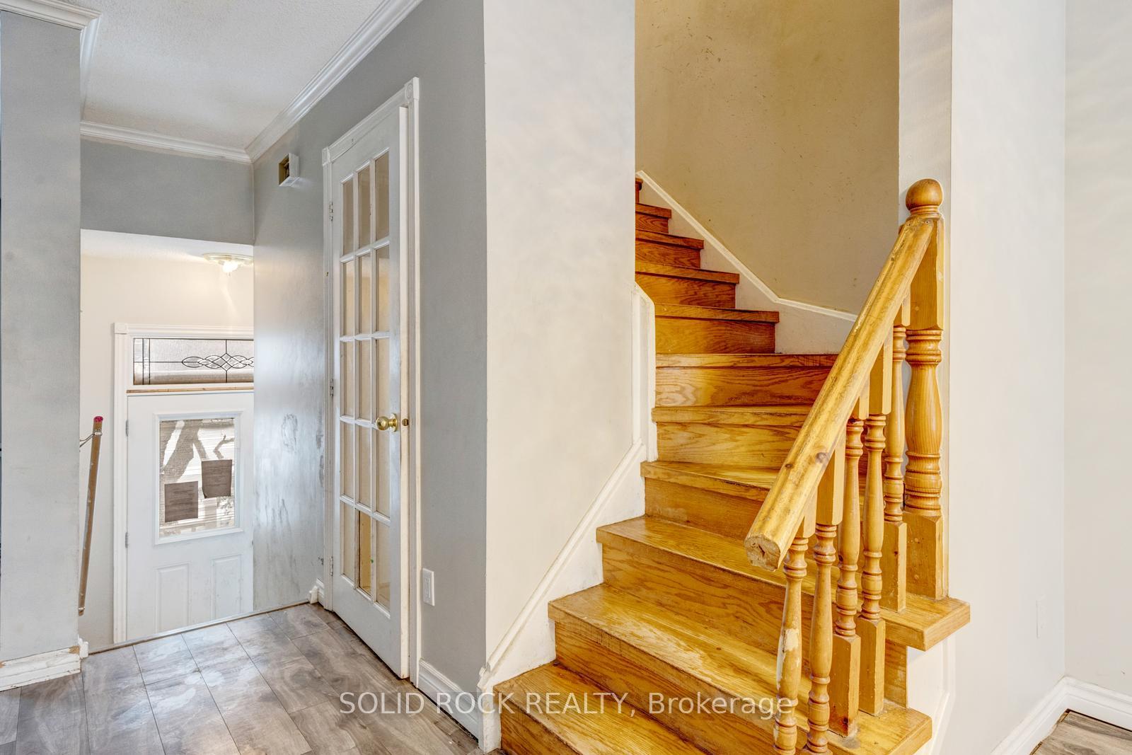 Photo 4 of 42 Kline Court, Brampton, Heart Lake West — HOMEH