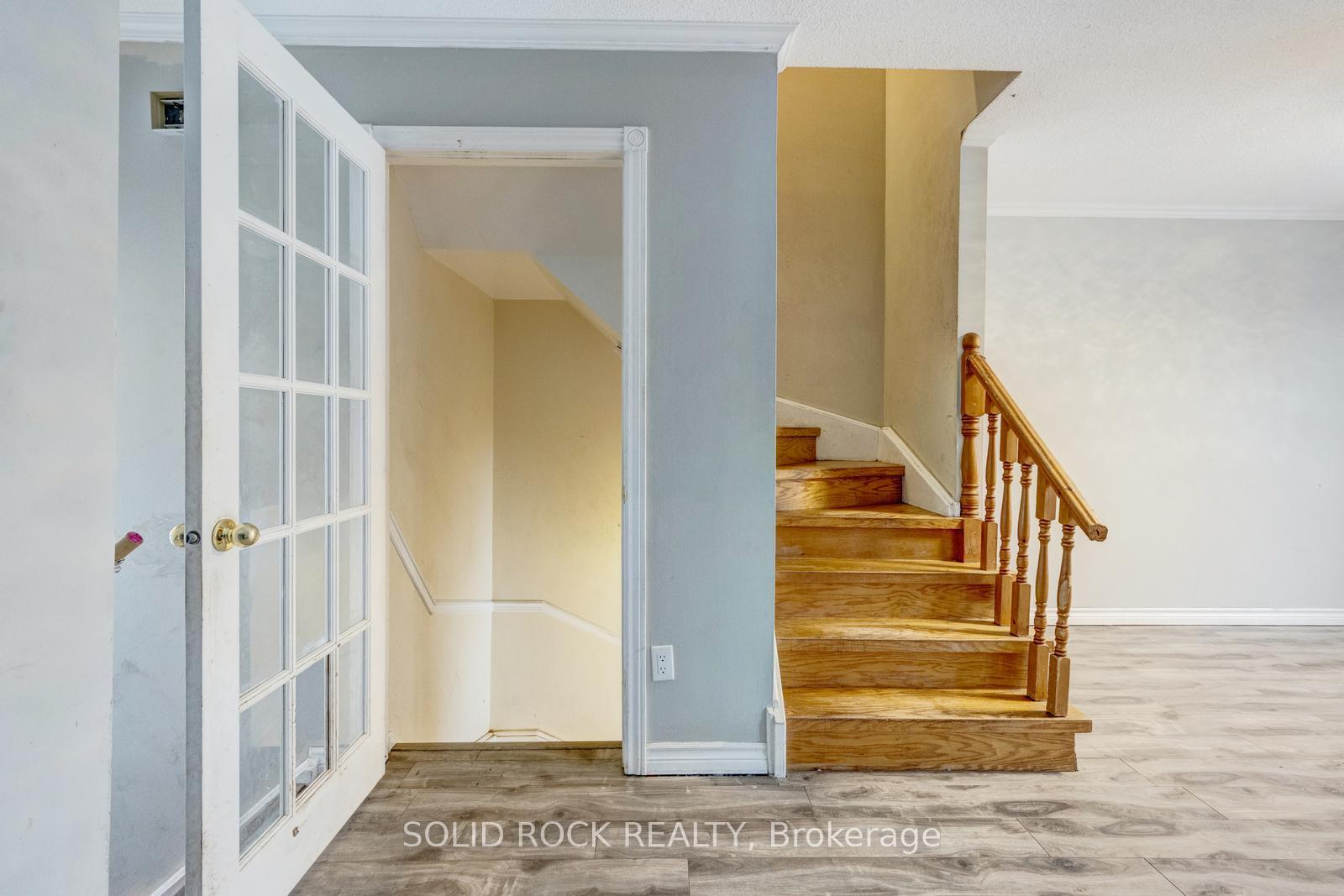 Photo 5 of 42 Kline Court, Brampton, Heart Lake West — HOMEH
