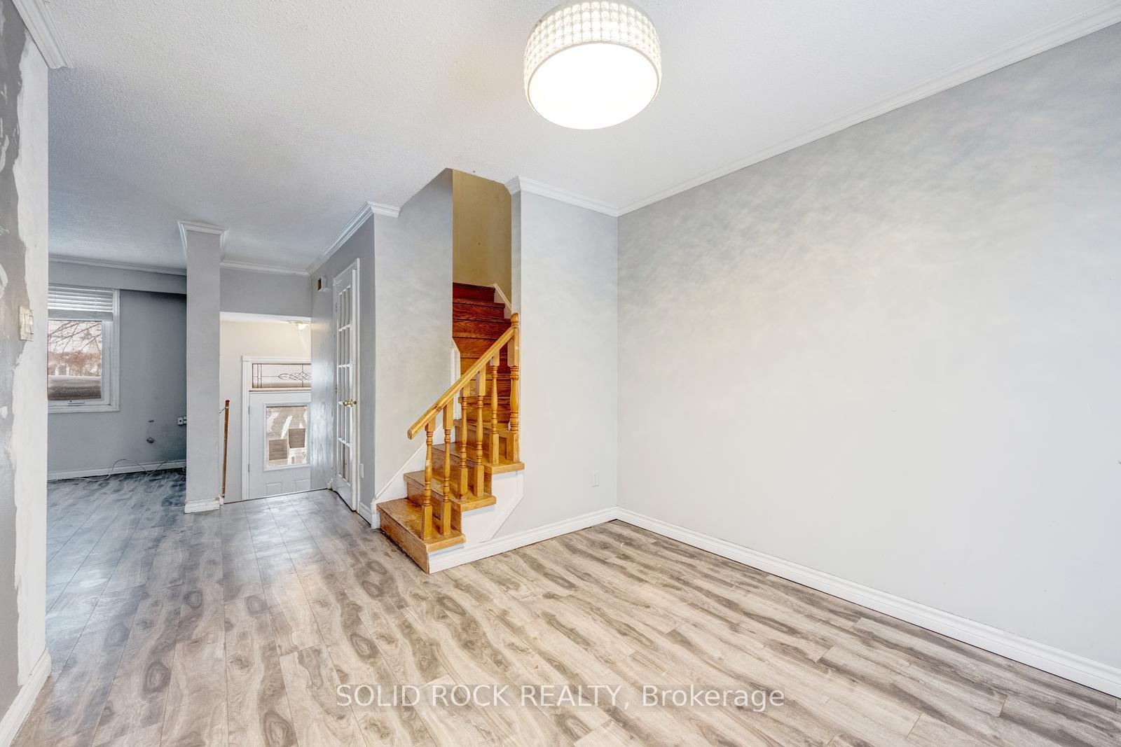Photo 14 of 42 Kline Court, Brampton, Heart Lake West — HOMEH