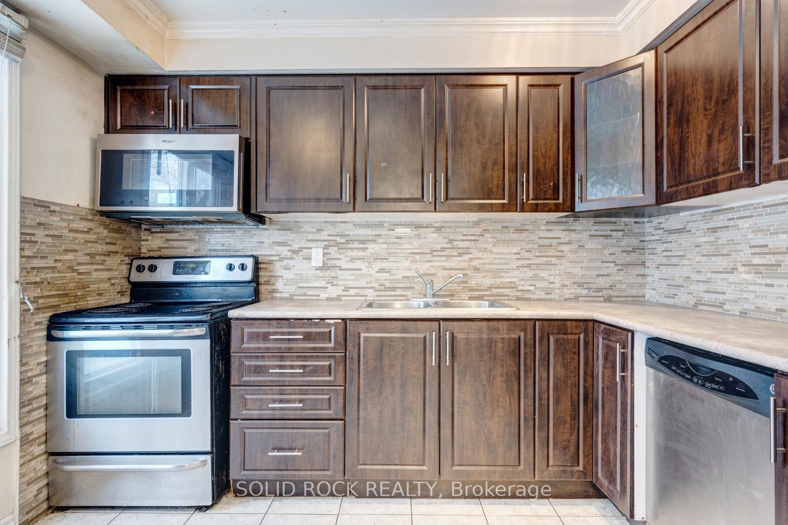 Photo 9 of 42 Kline Court, Brampton, Heart Lake West — HOMEH