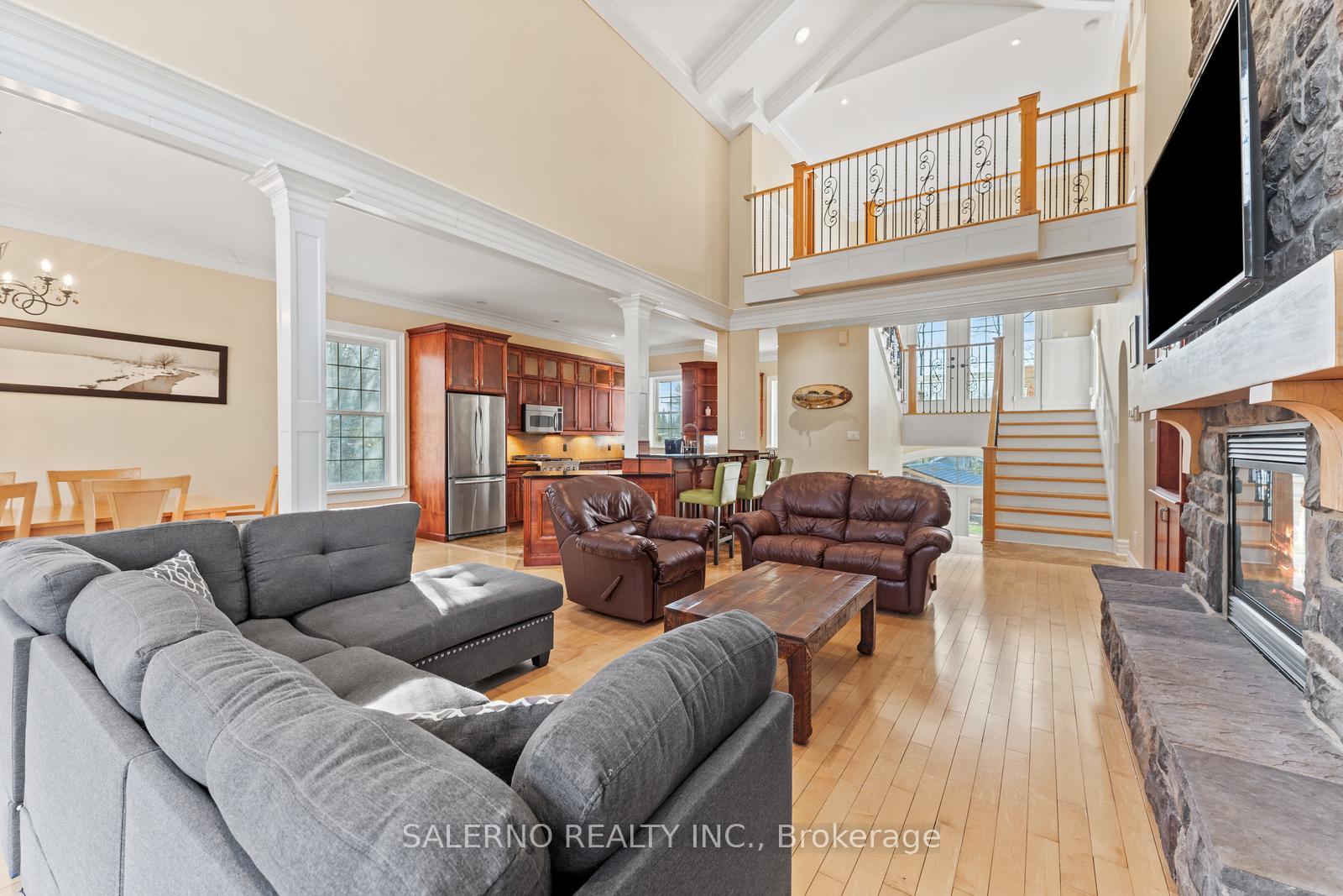 Photo 5 of 625 James Street, Gravenhurst, Muskoka (S) — HOMEH