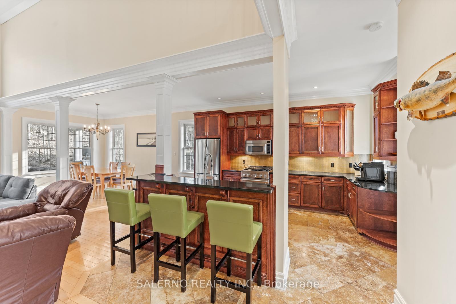 Photo 9 of 625 James Street, Gravenhurst, Muskoka (S) — HOMEH