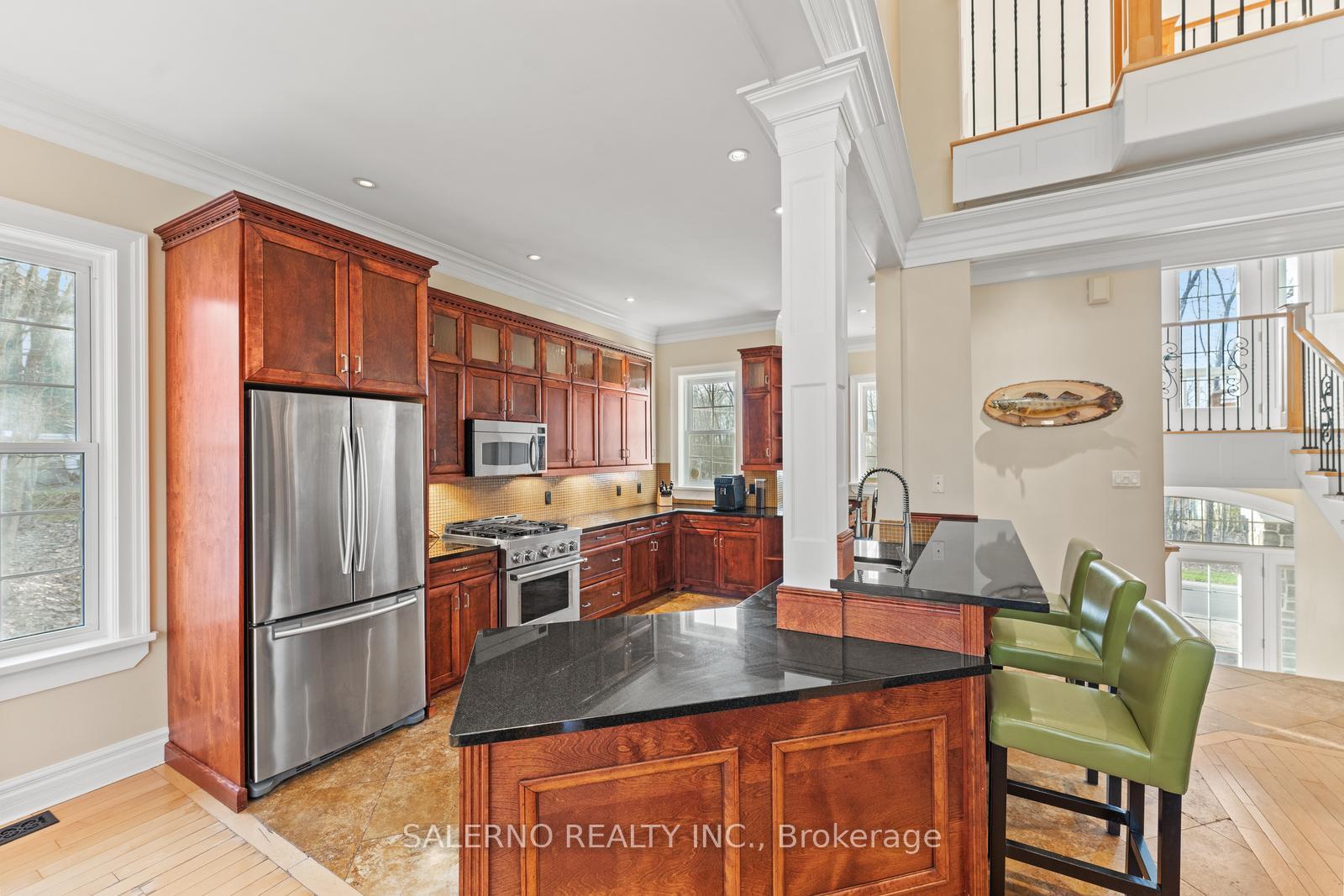 Photo 10 of 625 James Street, Gravenhurst, Muskoka (S) — HOMEH