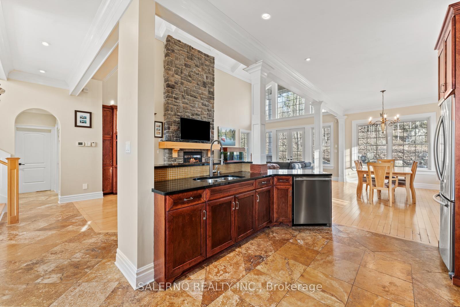 Photo 15 of 625 James Street, Gravenhurst, Muskoka (S) — HOMEH