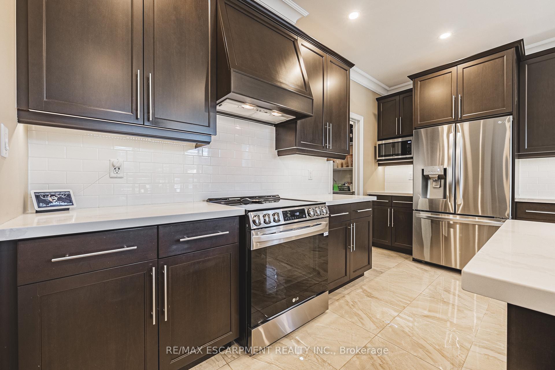 Photo 13 of 68 Kinsman Drive, Hamilton, Binbrook — HOMEH