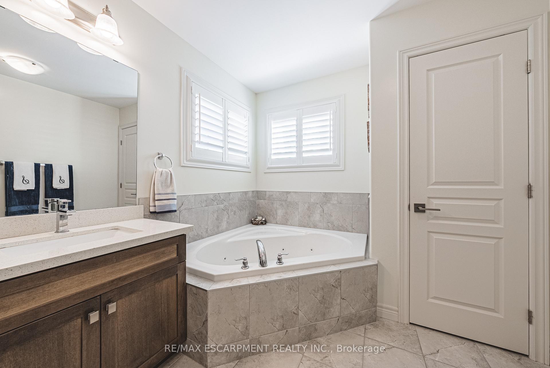 Photo 27 of 68 Kinsman Drive, Hamilton, Binbrook — HOMEH