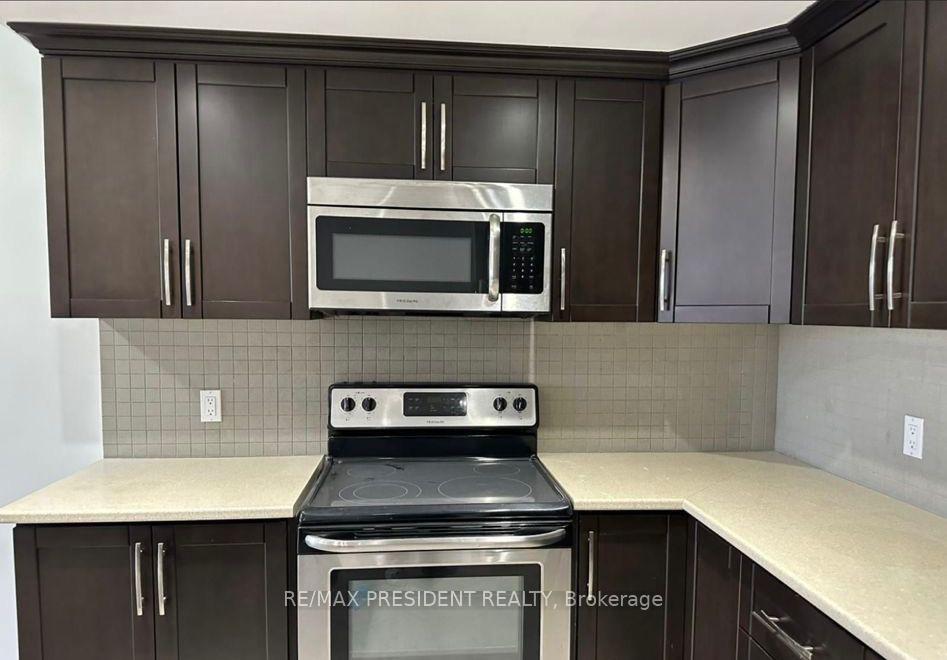 Photo 5 of Unit 202, 188 Mill Street S, Brampton, Brampton South — HOMEH