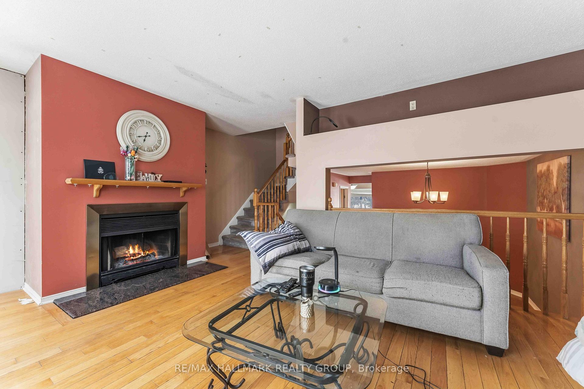 Photo 3 of 648 Brome Crescent, Ottawa, Fallingbrook/Ridgemount — HOMEH