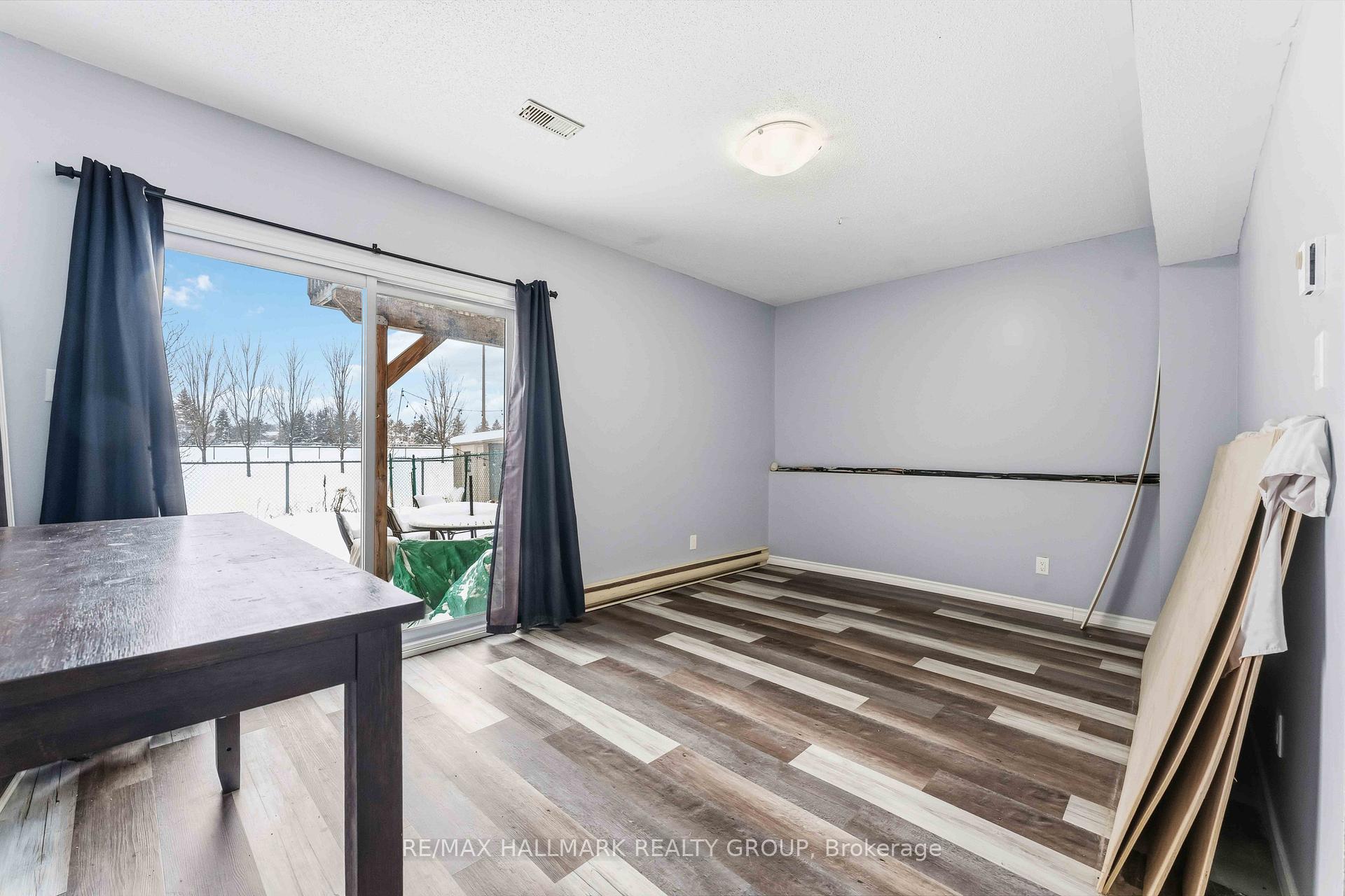 Photo 5 of 648 Brome Crescent, Ottawa, Fallingbrook/Ridgemount — HOMEH
