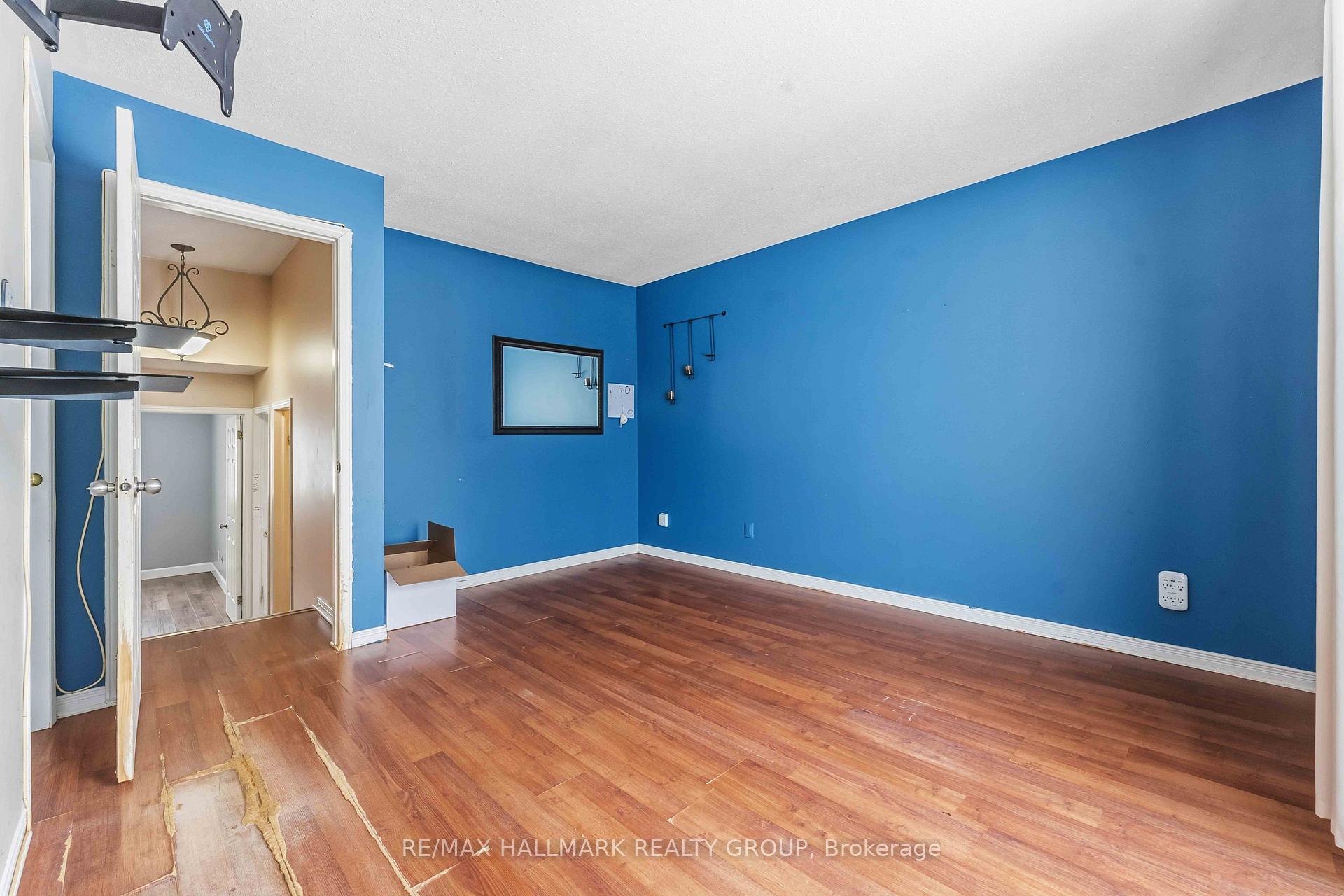 Photo 10 of 648 Brome Crescent, Ottawa, Fallingbrook/Ridgemount — HOMEH