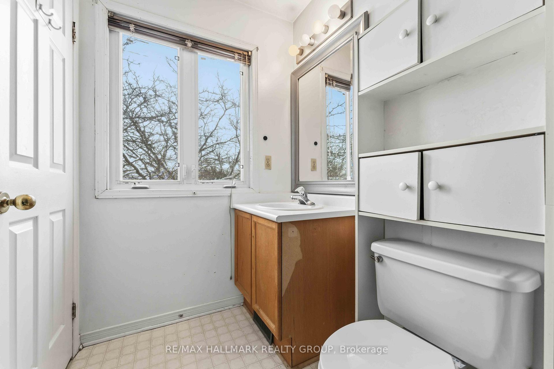Photo 15 of 648 Brome Crescent, Ottawa, Fallingbrook/Ridgemount — HOMEH