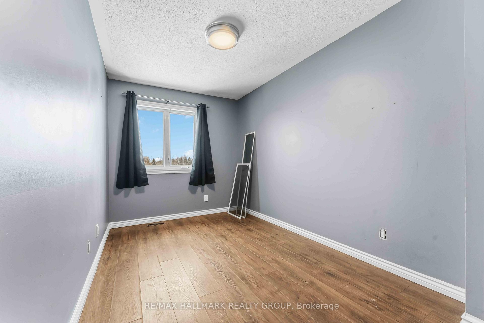 Photo 25 of 648 Brome Crescent, Ottawa, Fallingbrook/Ridgemount — HOMEH