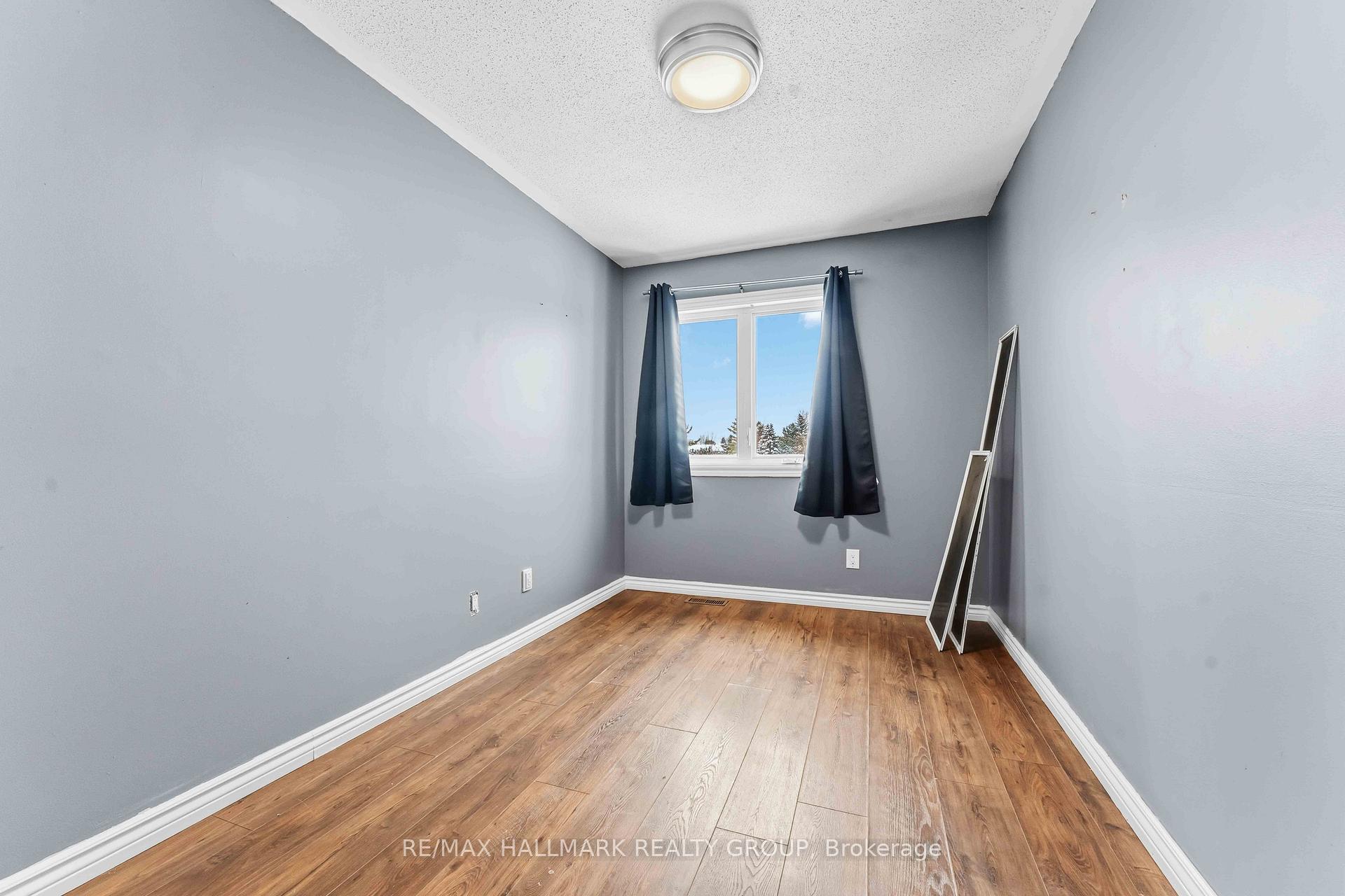 Photo 11 of 648 Brome Crescent, Ottawa, Fallingbrook/Ridgemount — HOMEH