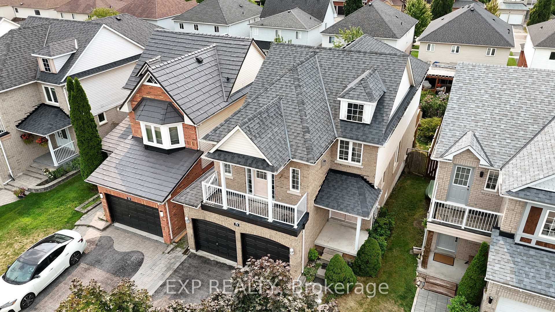 Photo 3 of 75 Hutton Place, Clarington, Bowmanville — HOMEH