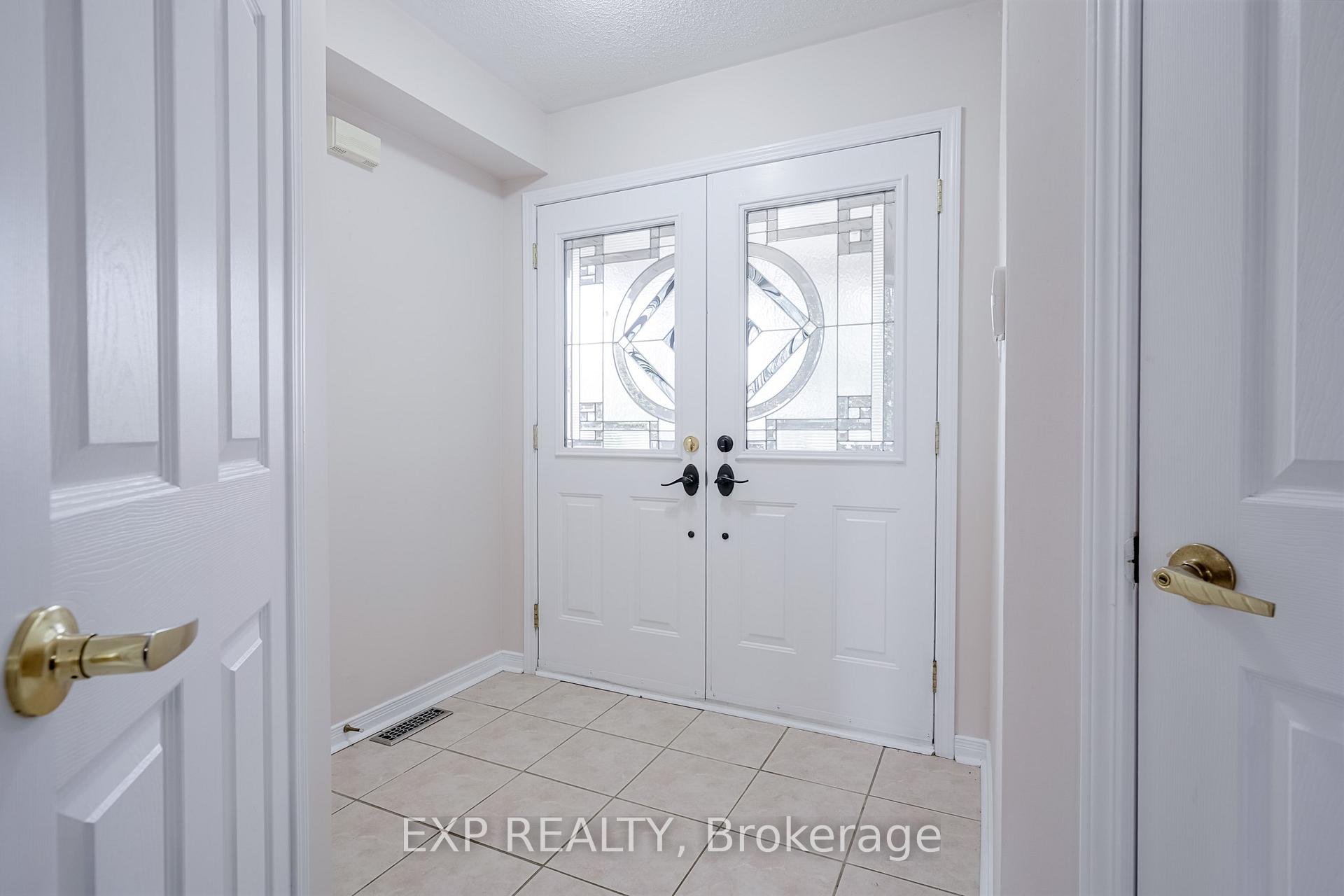 Photo 4 of 75 Hutton Place, Clarington, Bowmanville — HOMEH
