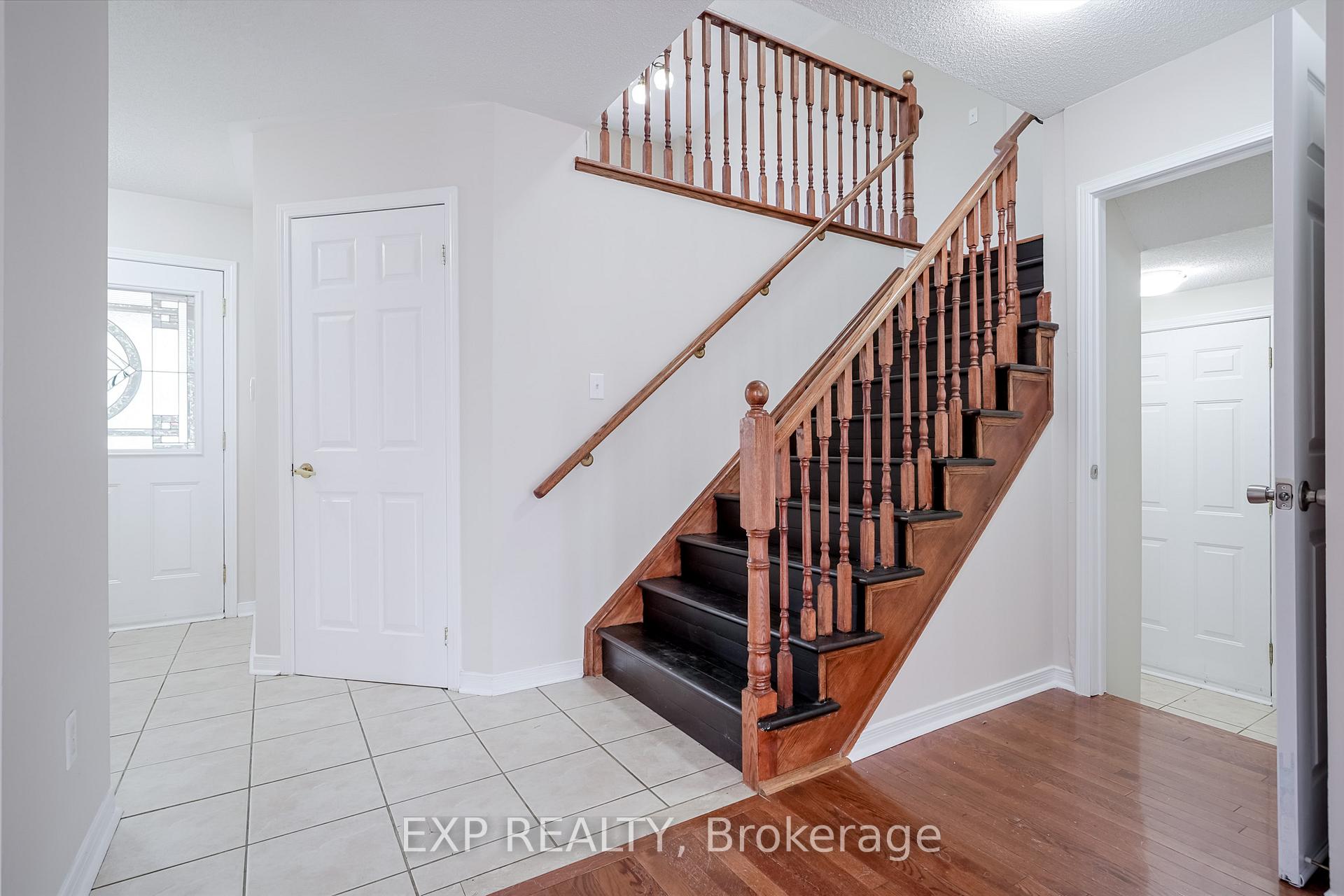 Photo 5 of 75 Hutton Place, Clarington, Bowmanville — HOMEH
