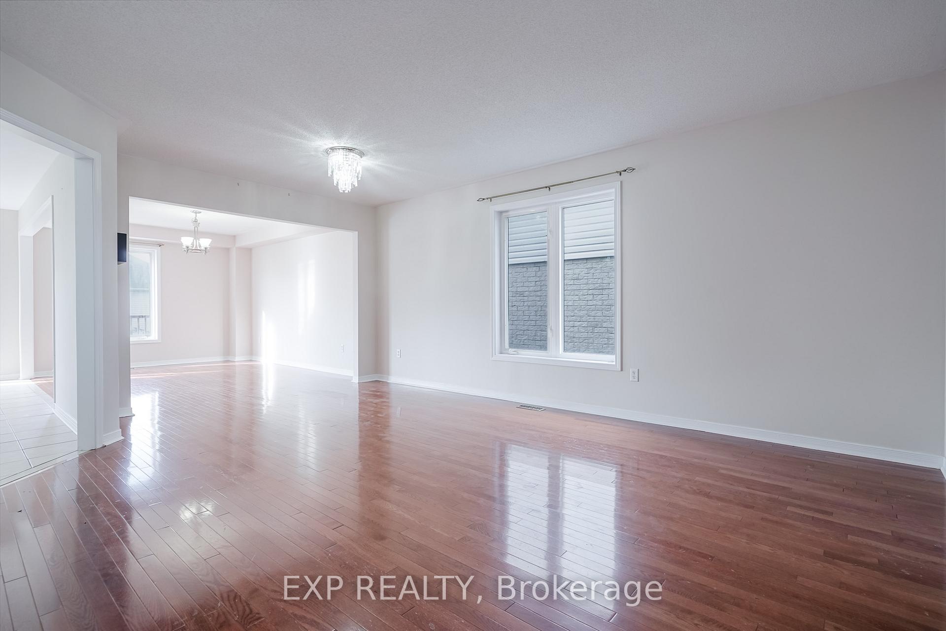 Photo 6 of 75 Hutton Place, Clarington, Bowmanville — HOMEH