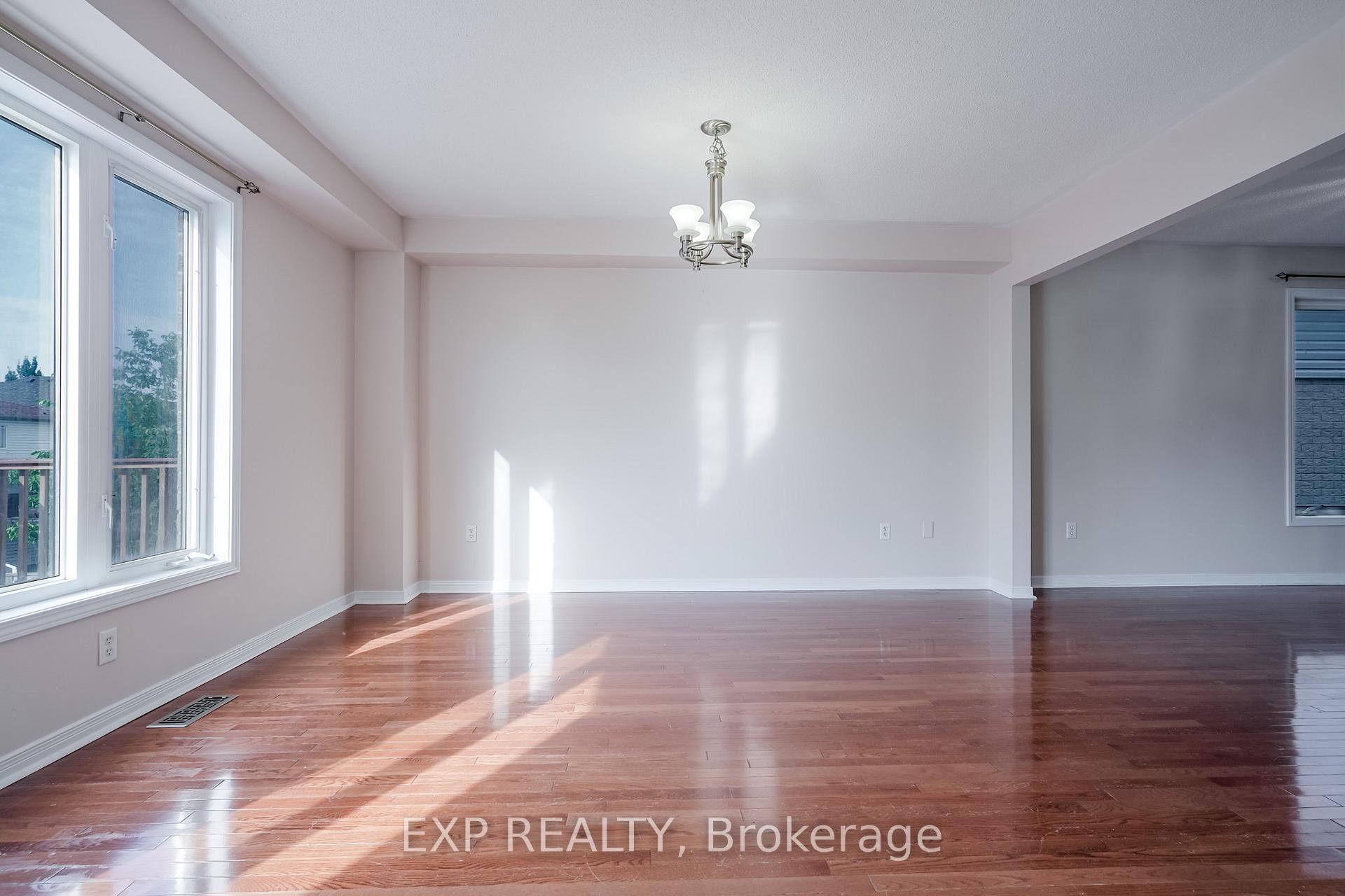 Photo 10 of 75 Hutton Place, Clarington, Bowmanville — HOMEH