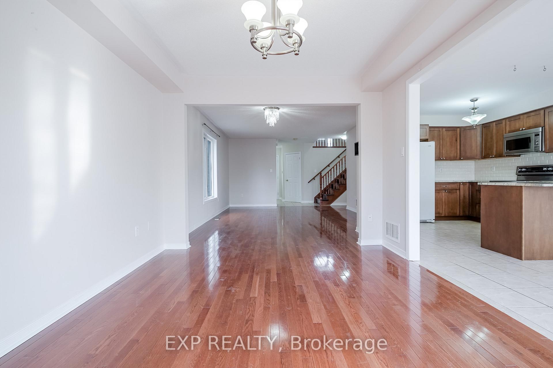 Photo 11 of 75 Hutton Place, Clarington, Bowmanville — HOMEH