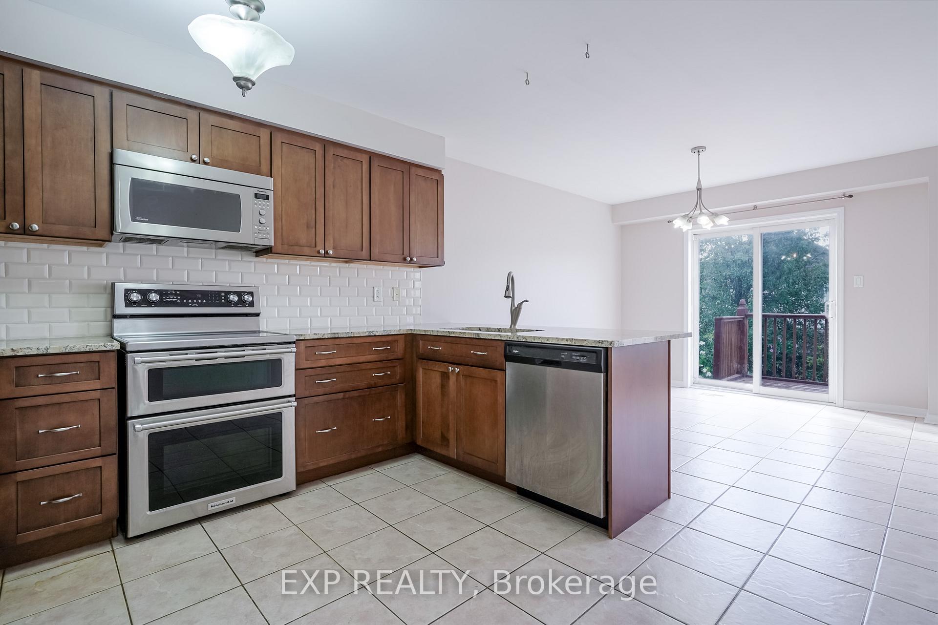 Photo 15 of 75 Hutton Place, Clarington, Bowmanville — HOMEH