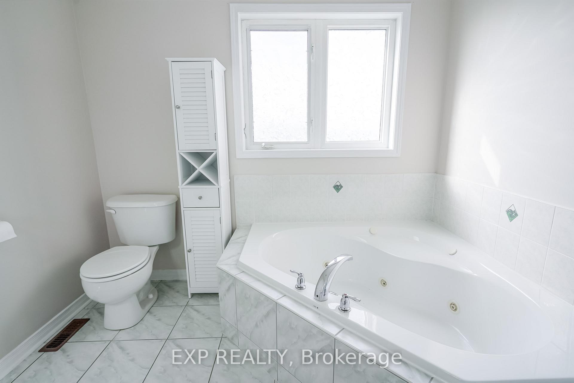 Photo 24 of 75 Hutton Place, Clarington, Bowmanville — HOMEH