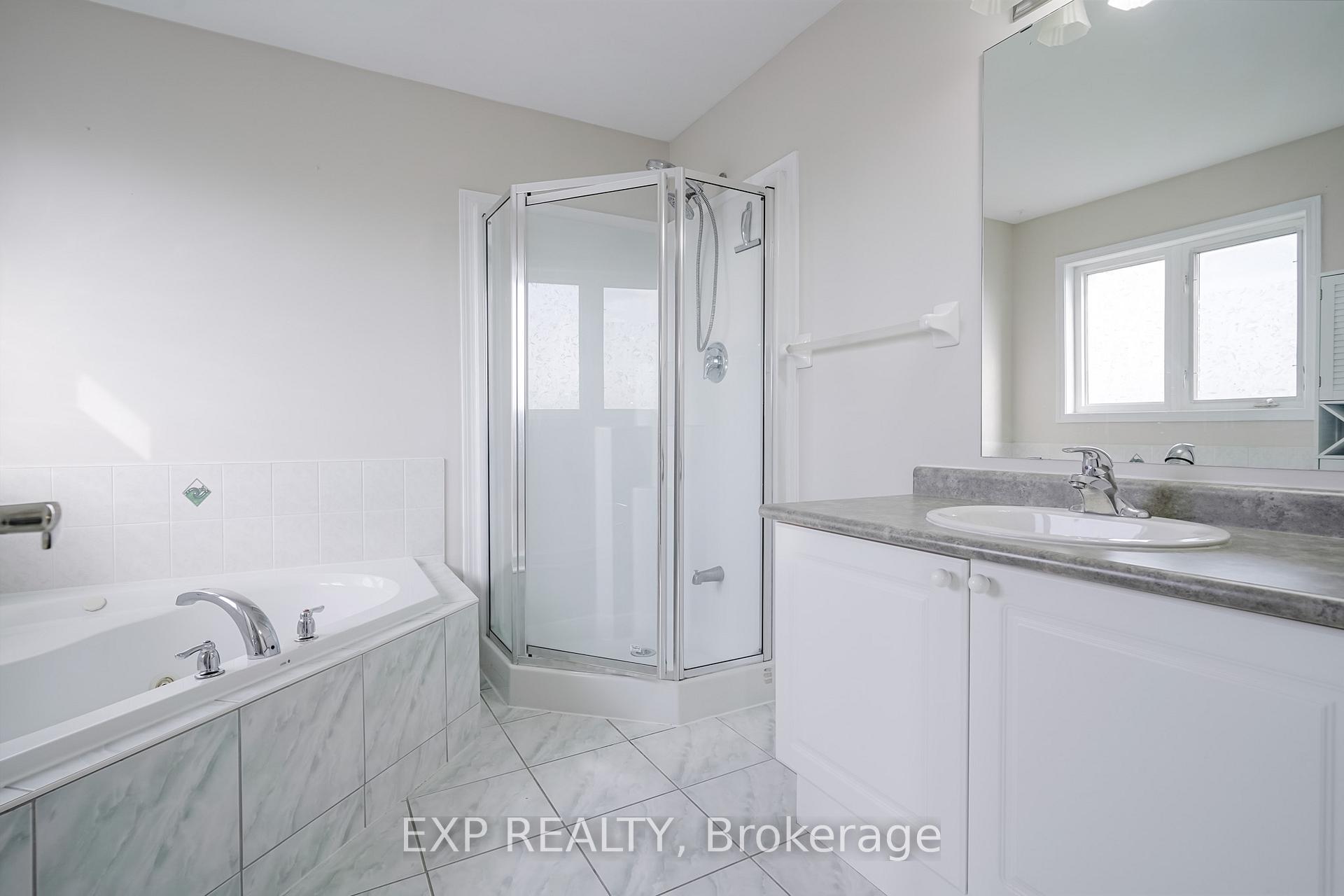 Photo 25 of 75 Hutton Place, Clarington, Bowmanville — HOMEH