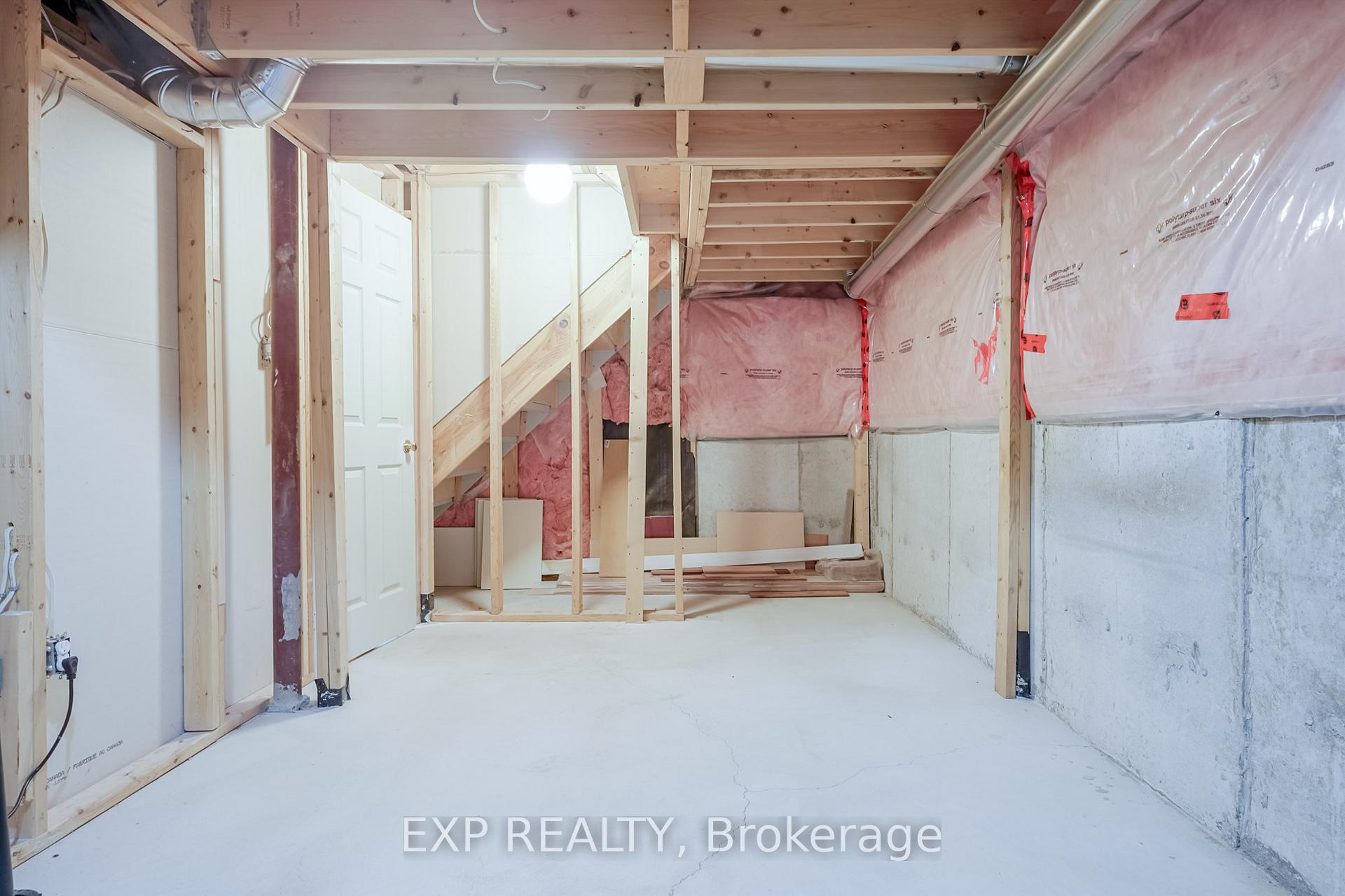 Photo 42 of 75 Hutton Place, Clarington, Bowmanville — HOMEH