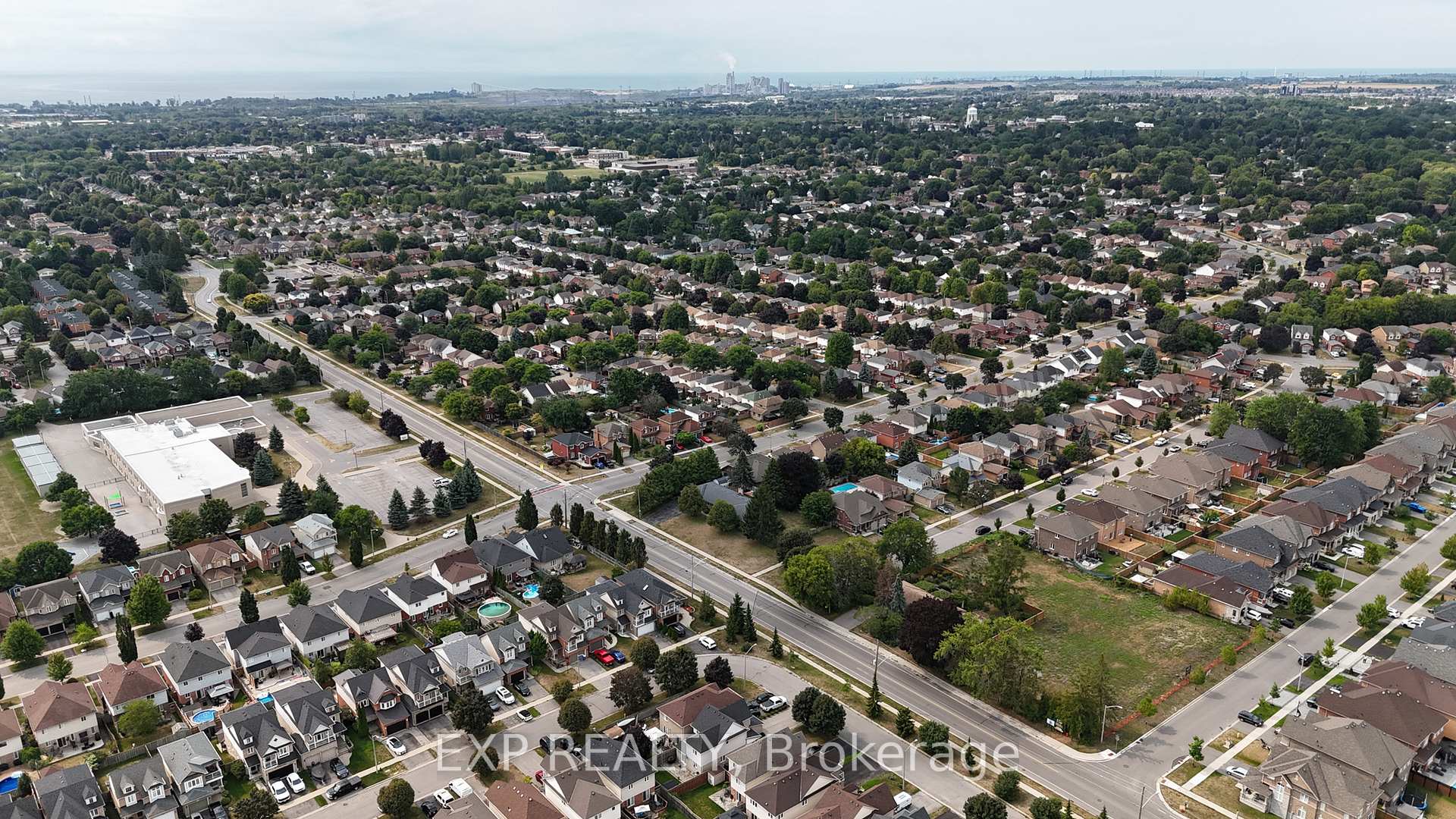 Photo 48 of 75 Hutton Place, Clarington, Bowmanville — HOMEH