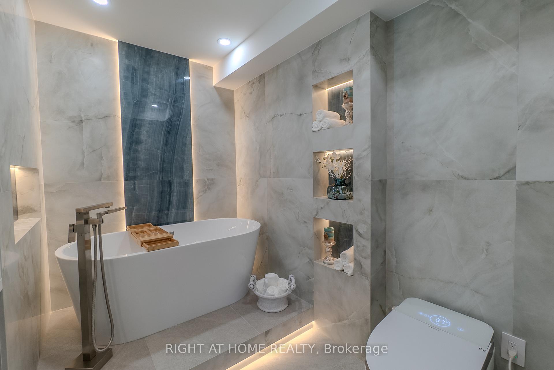 Photo 18 of Unit 608, 447 Walmer Road, Toronto, Forest Hill South — HOMEH