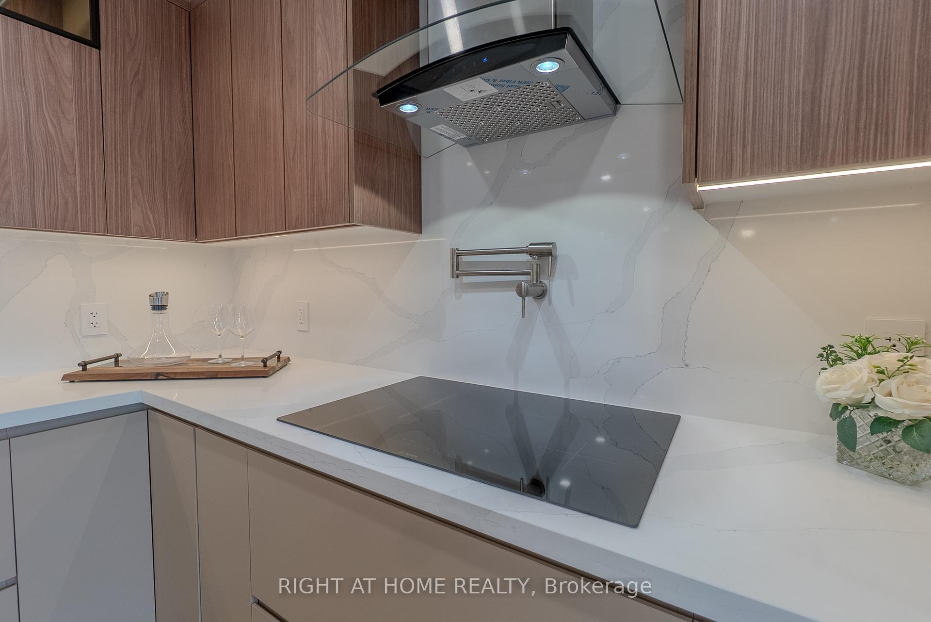 Photo 7 of Unit 608, 447 Walmer Road, Toronto, Forest Hill South — HOMEH