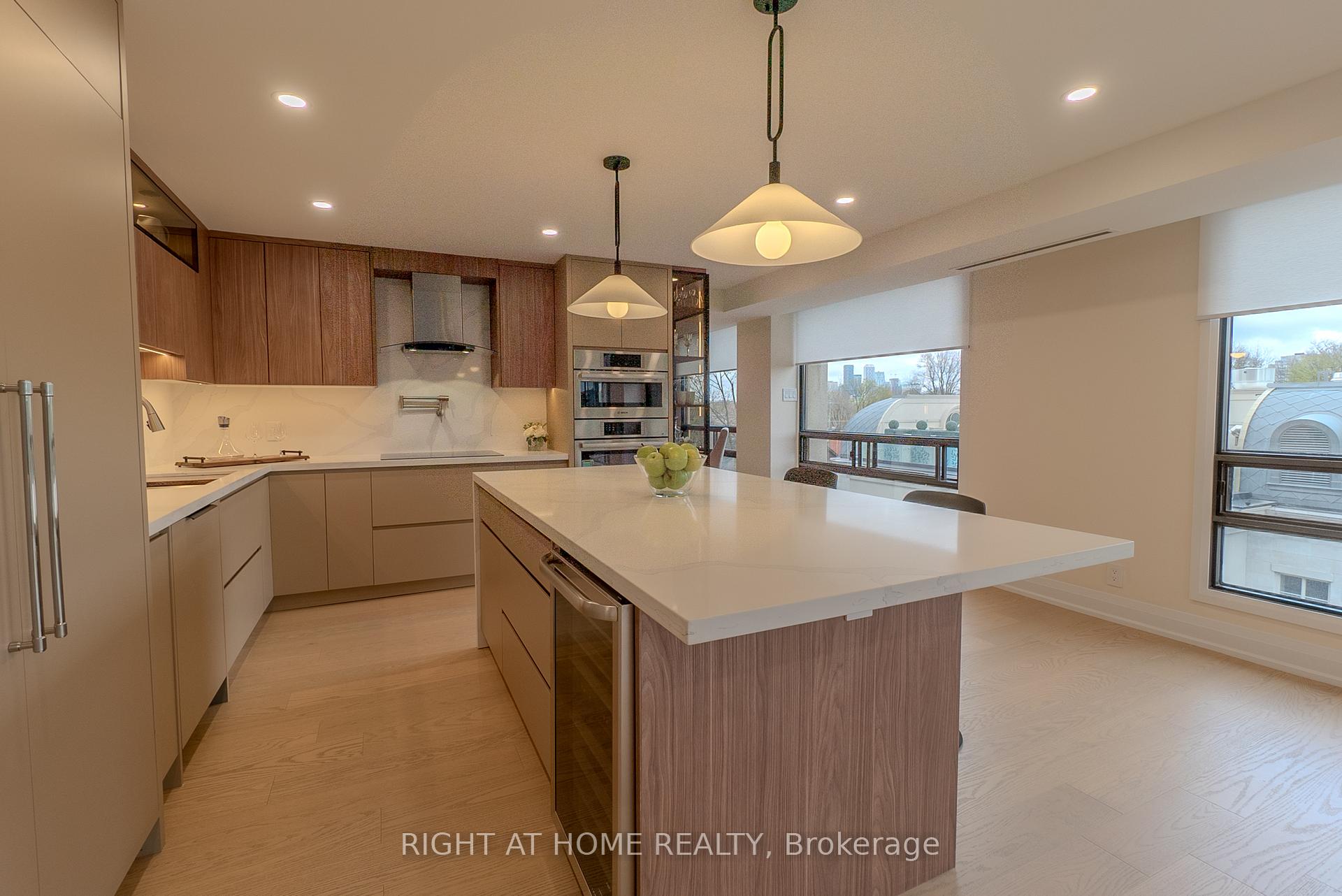 Photo 8 of Unit 608, 447 Walmer Road, Toronto, Forest Hill South — HOMEH