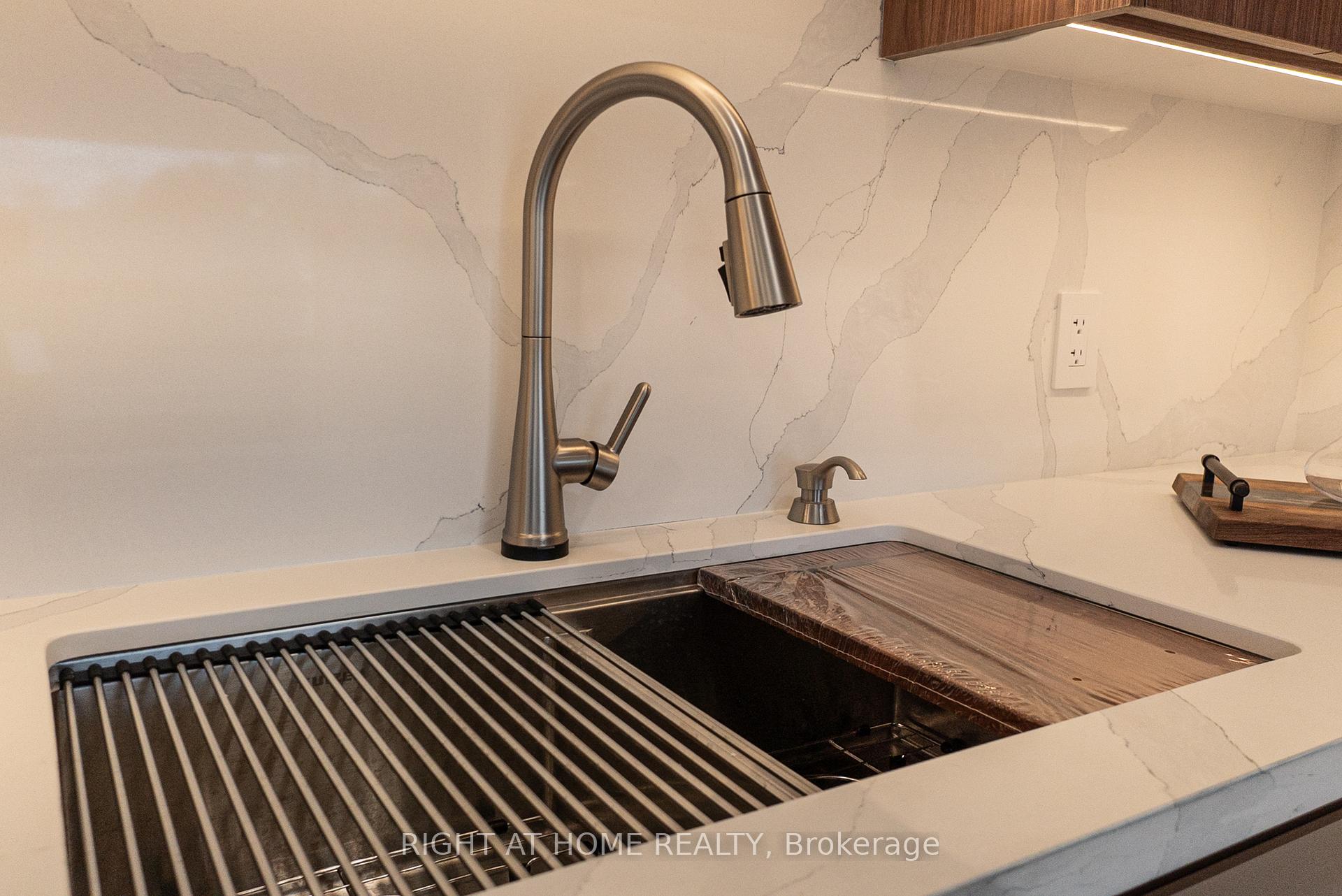 Photo 17 of Unit 608, 447 Walmer Road, Toronto, Forest Hill South — HOMEH