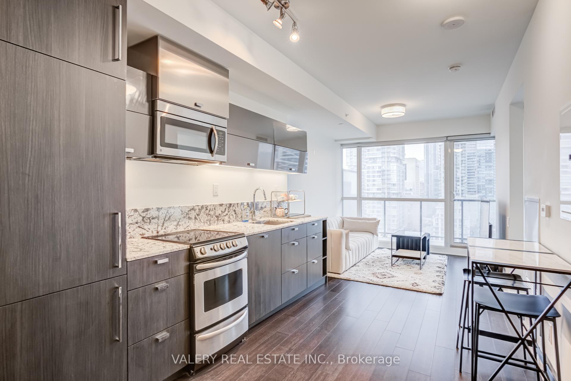 Photo 13 of Unit 1806, 290 Adelaide Street W, Toronto, Waterfront Communities — HOMEH