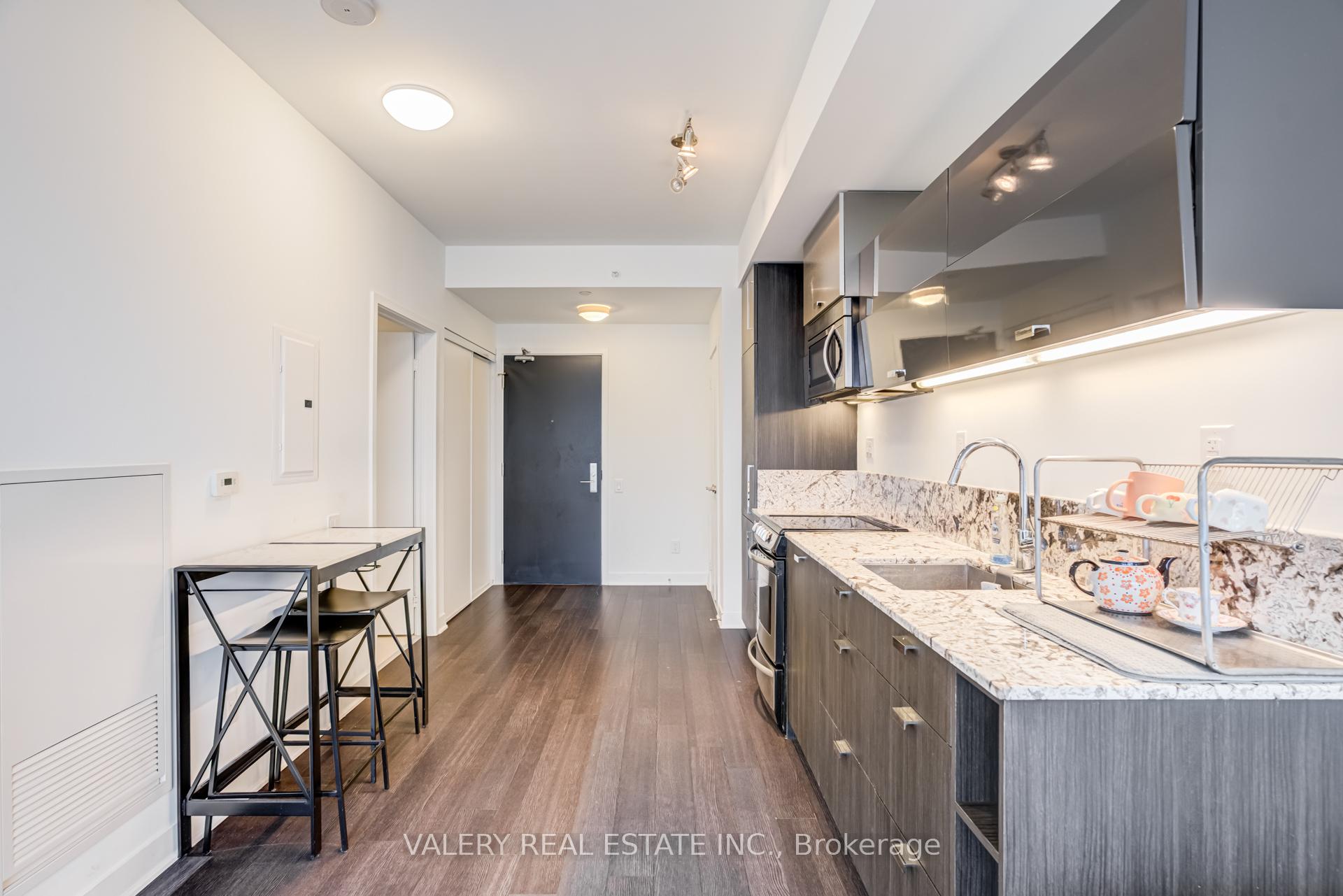 Photo 14 of Unit 1806, 290 Adelaide Street W, Toronto, Waterfront Communities — HOMEH