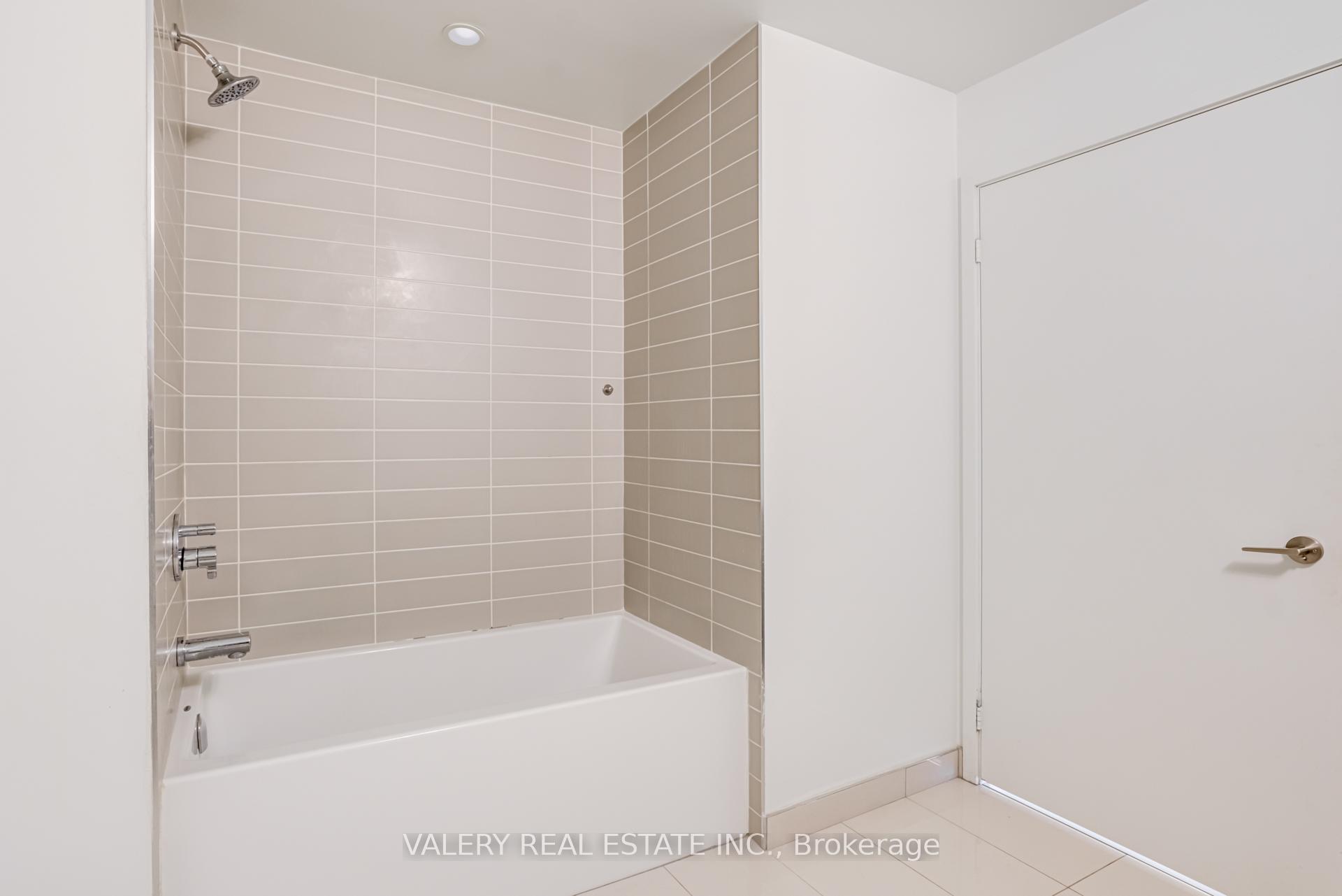 Photo 11 of Unit 1806, 290 Adelaide Street W, Toronto, Waterfront Communities — HOMEH