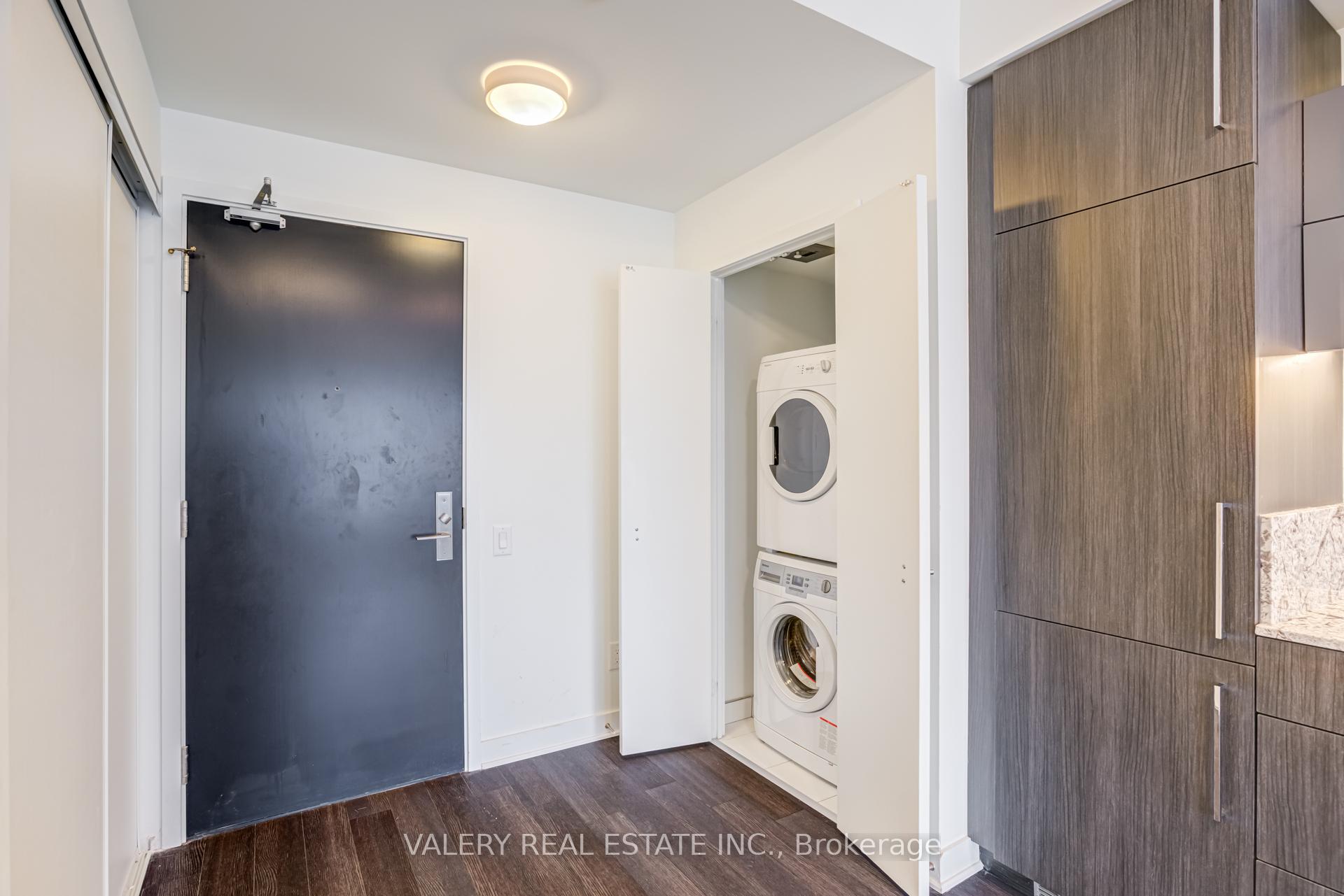 Photo 12 of Unit 1806, 290 Adelaide Street W, Toronto, Waterfront Communities — HOMEH