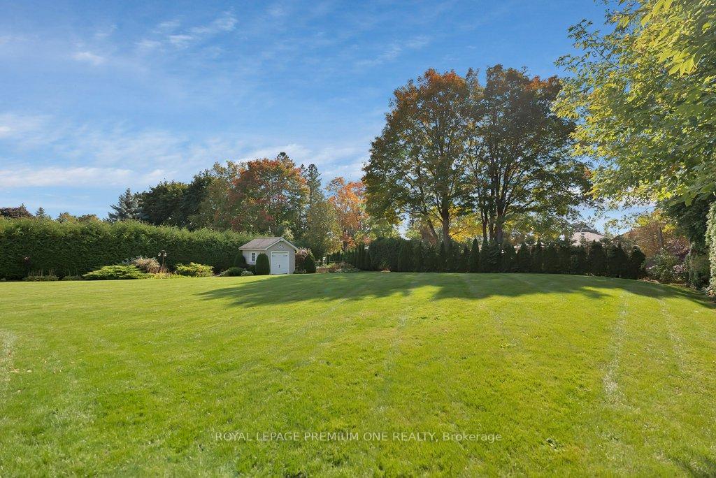 Photo 12 of 27 Cain Court, King, Nobleton — HOMEH