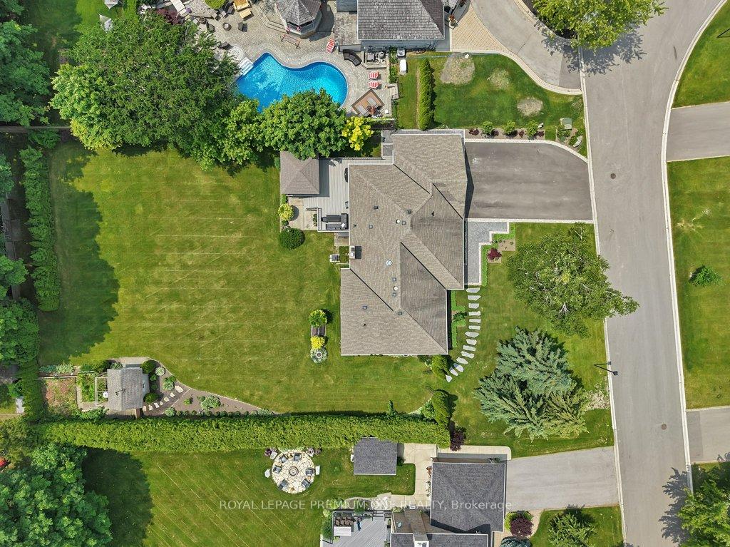 Photo 14 of 27 Cain Court, King, Nobleton — HOMEH