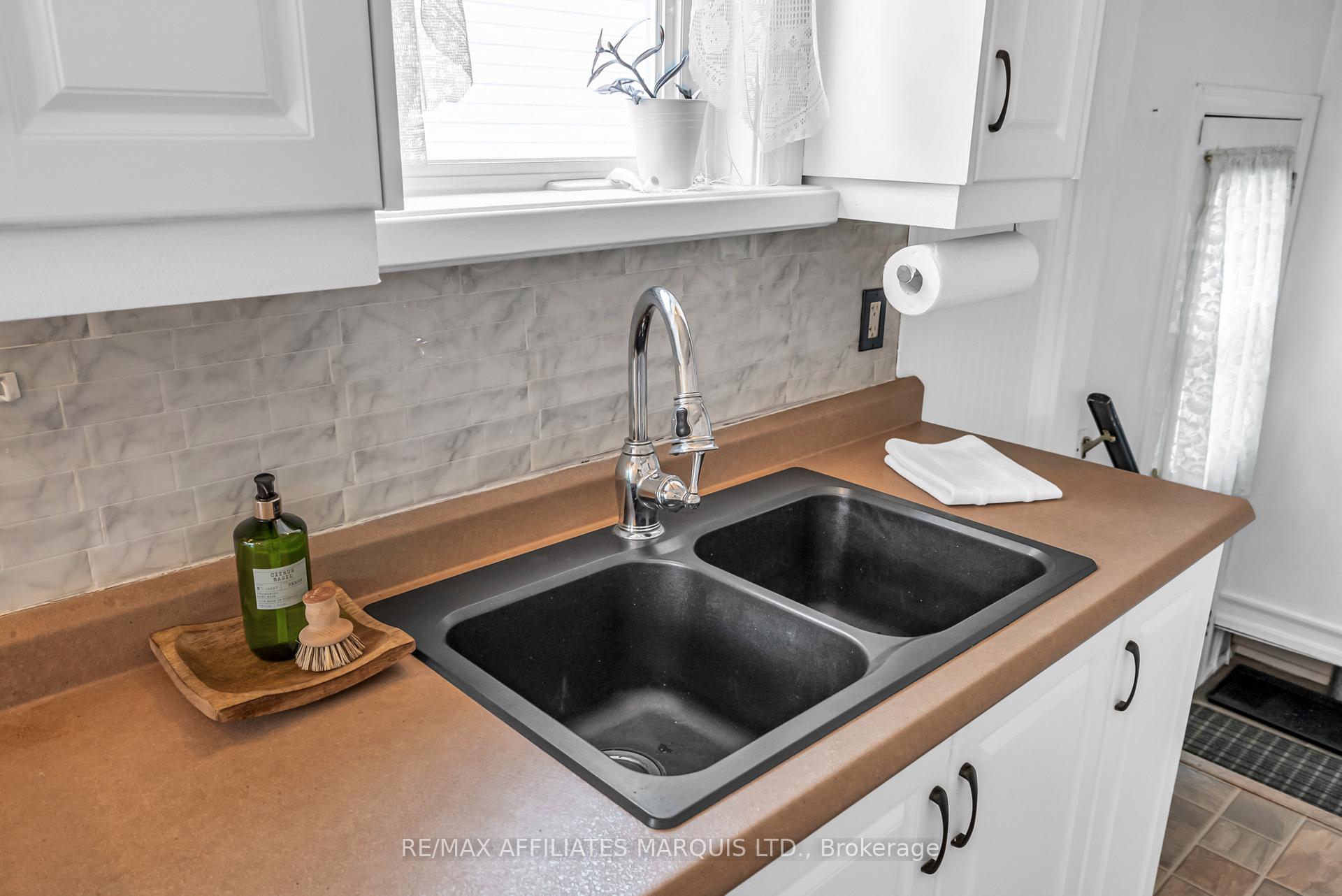 Photo 13 of 1156 Pitt Street, Cornwall — HOMEH