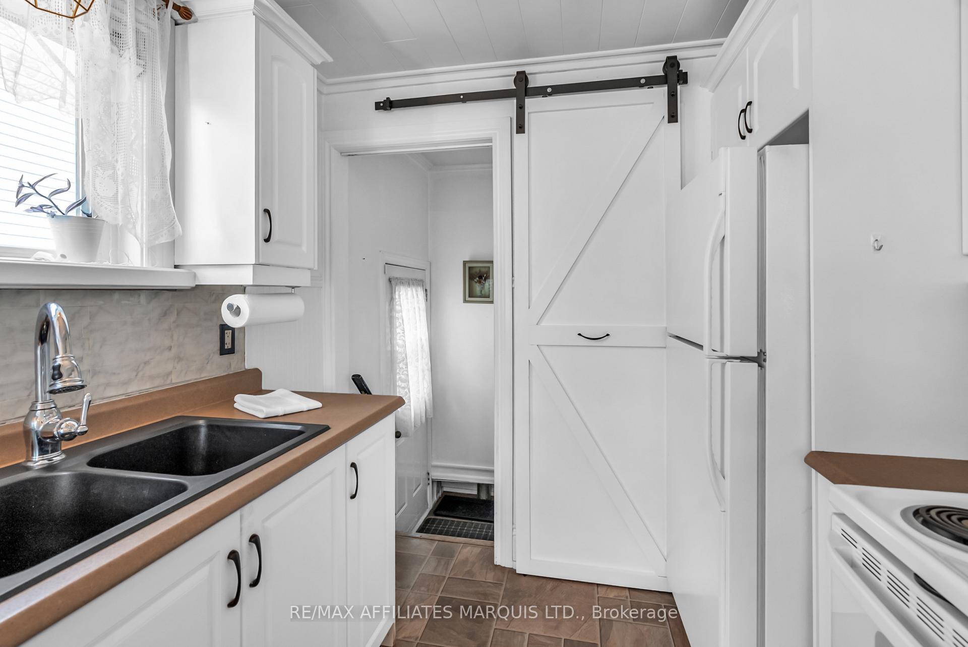 Photo 15 of 1156 Pitt Street, Cornwall — HOMEH