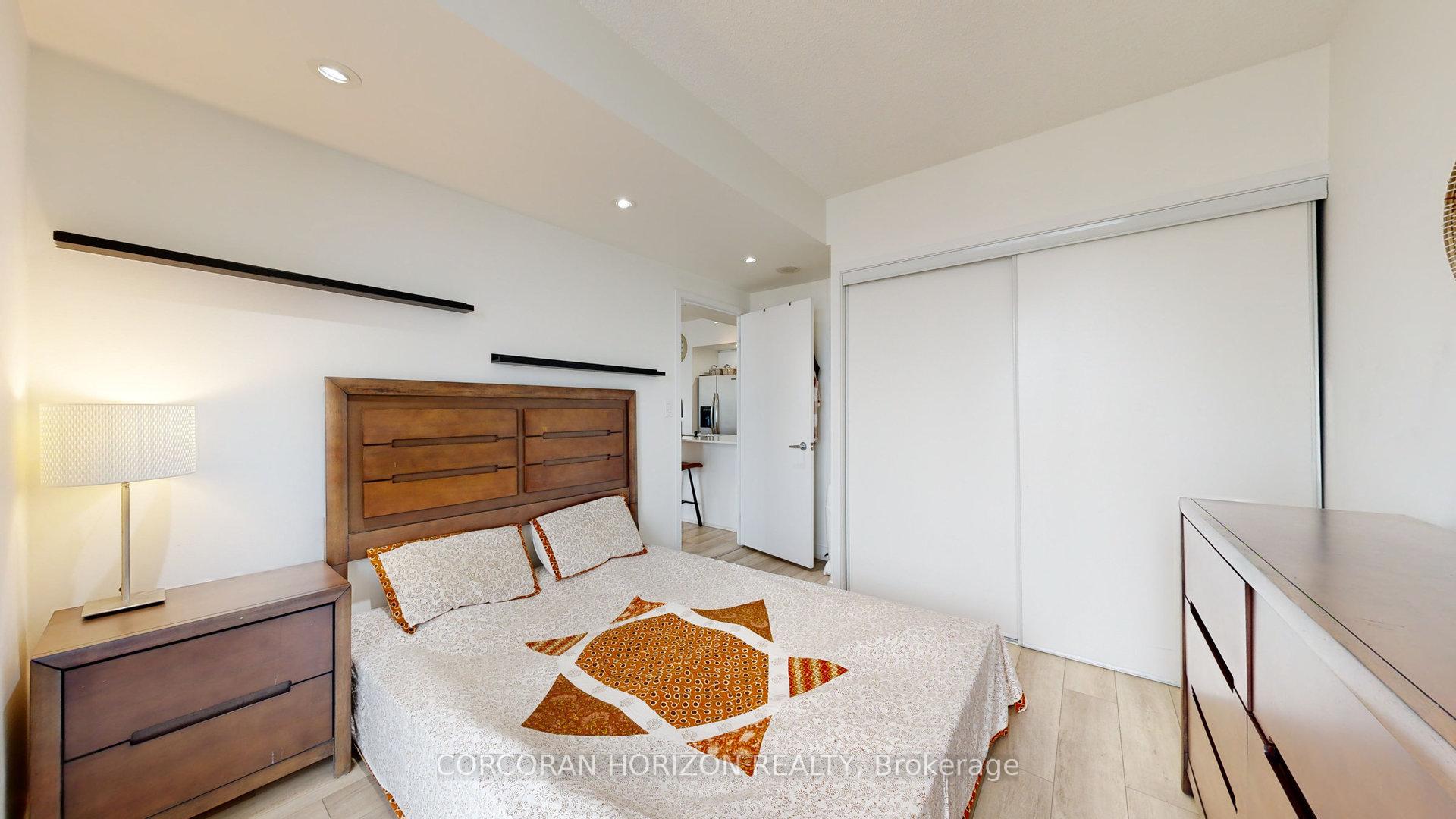 Photo 6 of Unit 2705, 5 Mariner Terrace, Toronto, Waterfront Communities — HOMEH