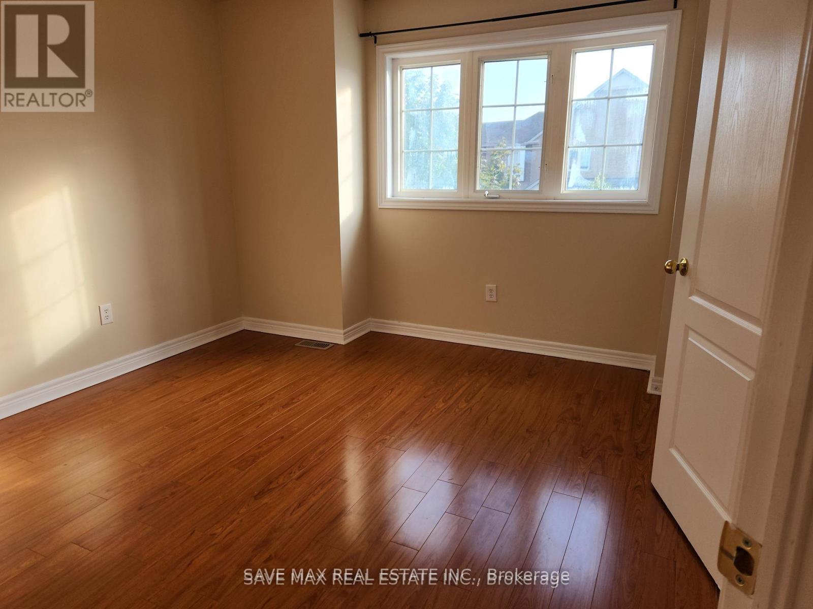 Photo 4 of 39 Frostbite Lane, Brampton, Sandringham-Wellington — HOMEH
