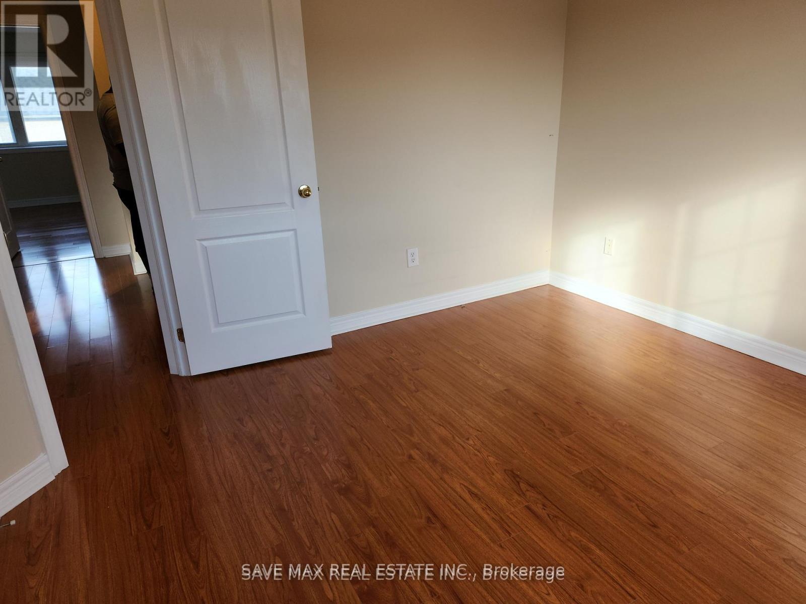 Photo 5 of 39 Frostbite Lane, Brampton, Sandringham-Wellington — HOMEH