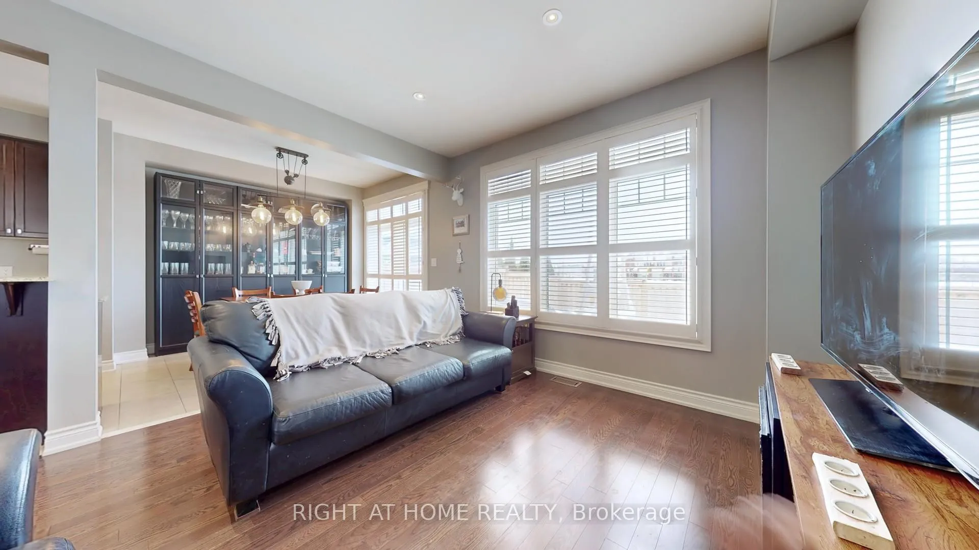 Photo 5 of 4 Mcelroy Court, Caledon, Caledon East — HOMEH
